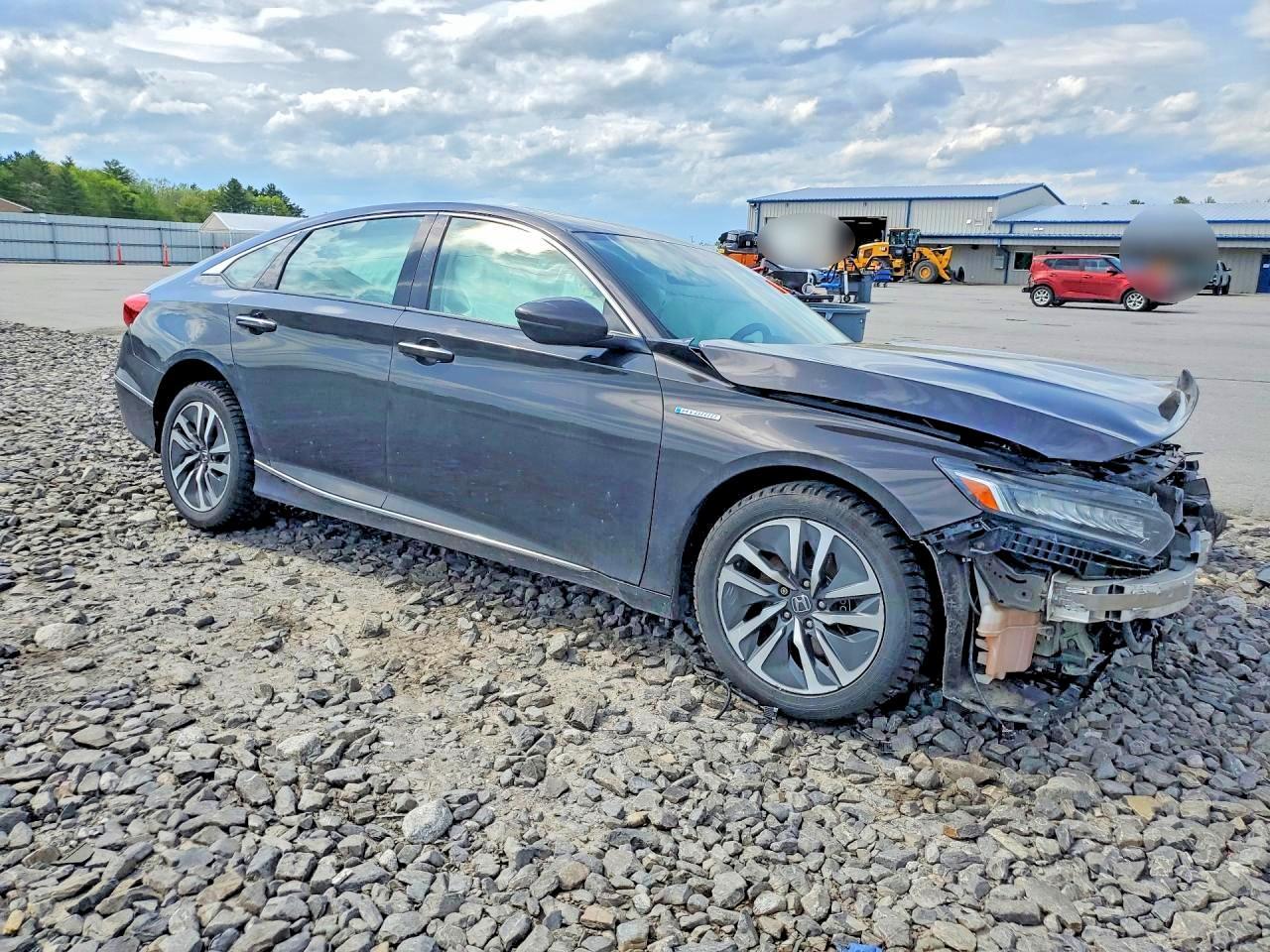 2018 Honda Accord Touring Hybrid - Image 4