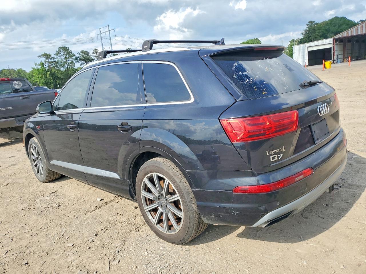 2017 Audi Q7 Premium Plus - Image 2