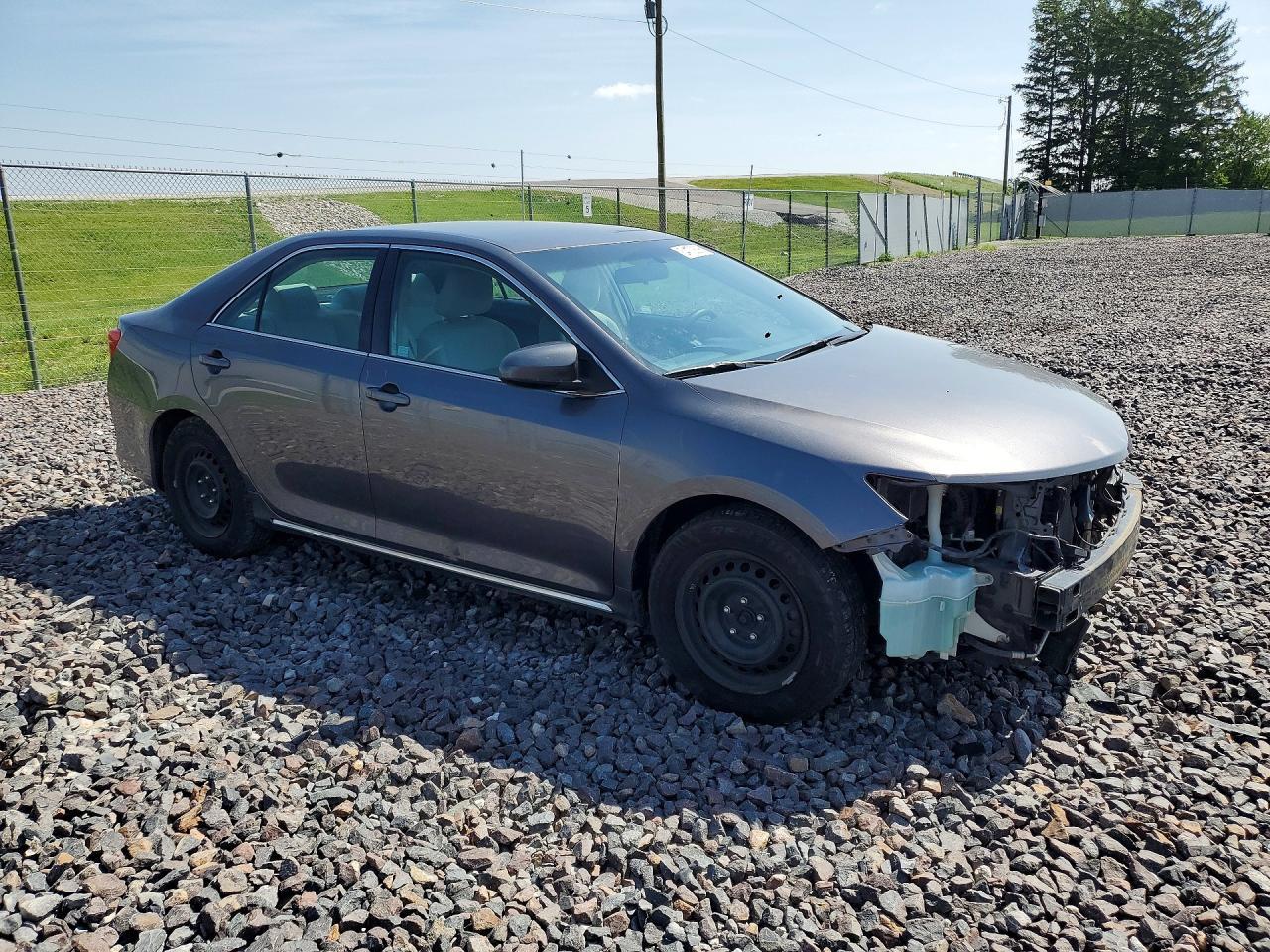 2014 Toyota Camry Le - Фото 4