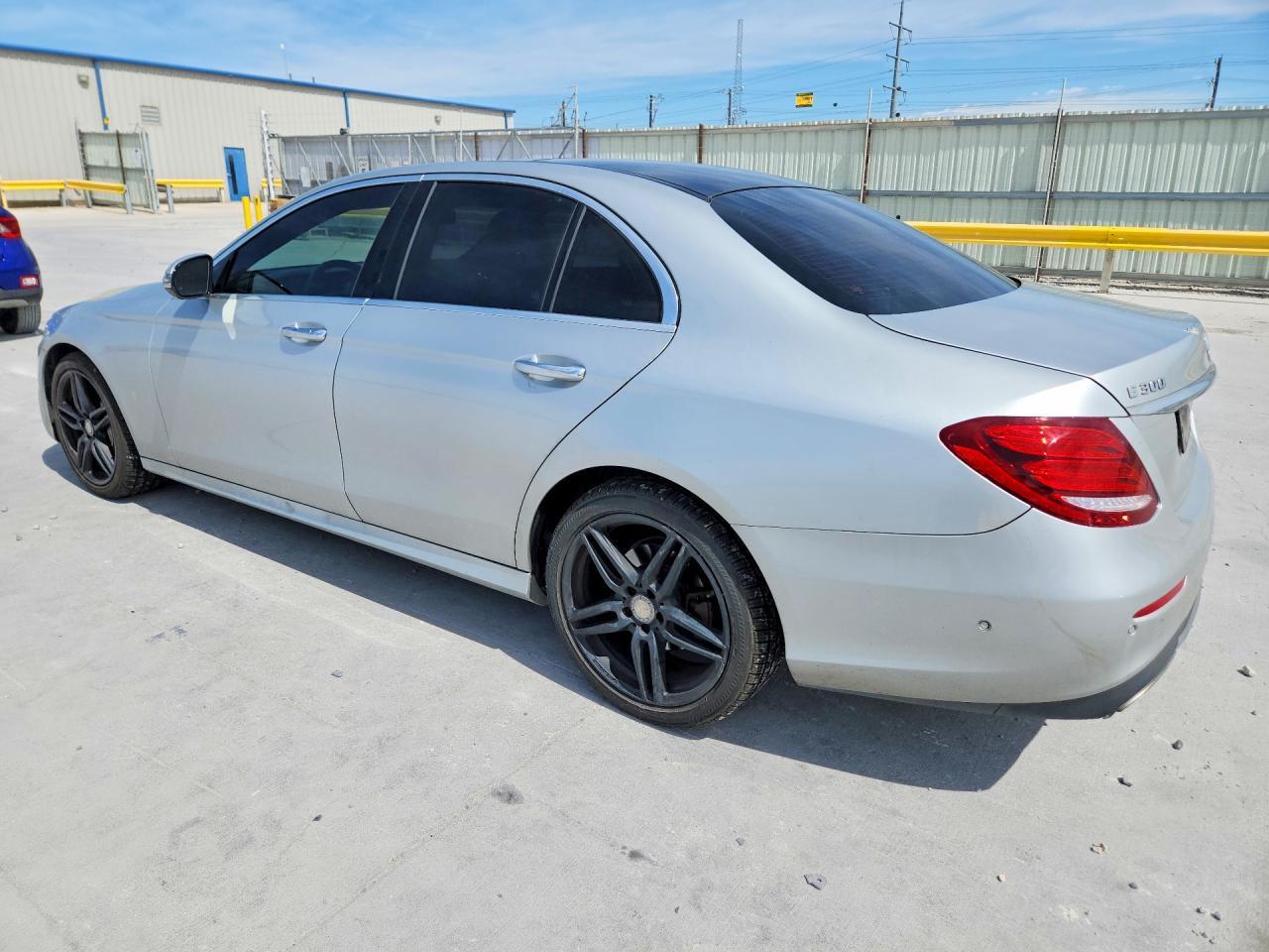 2017 Mercedes-Benz E 300 - Фото 2