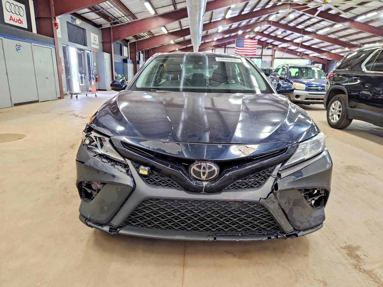 2020 Toyota Camry Se - Image 5