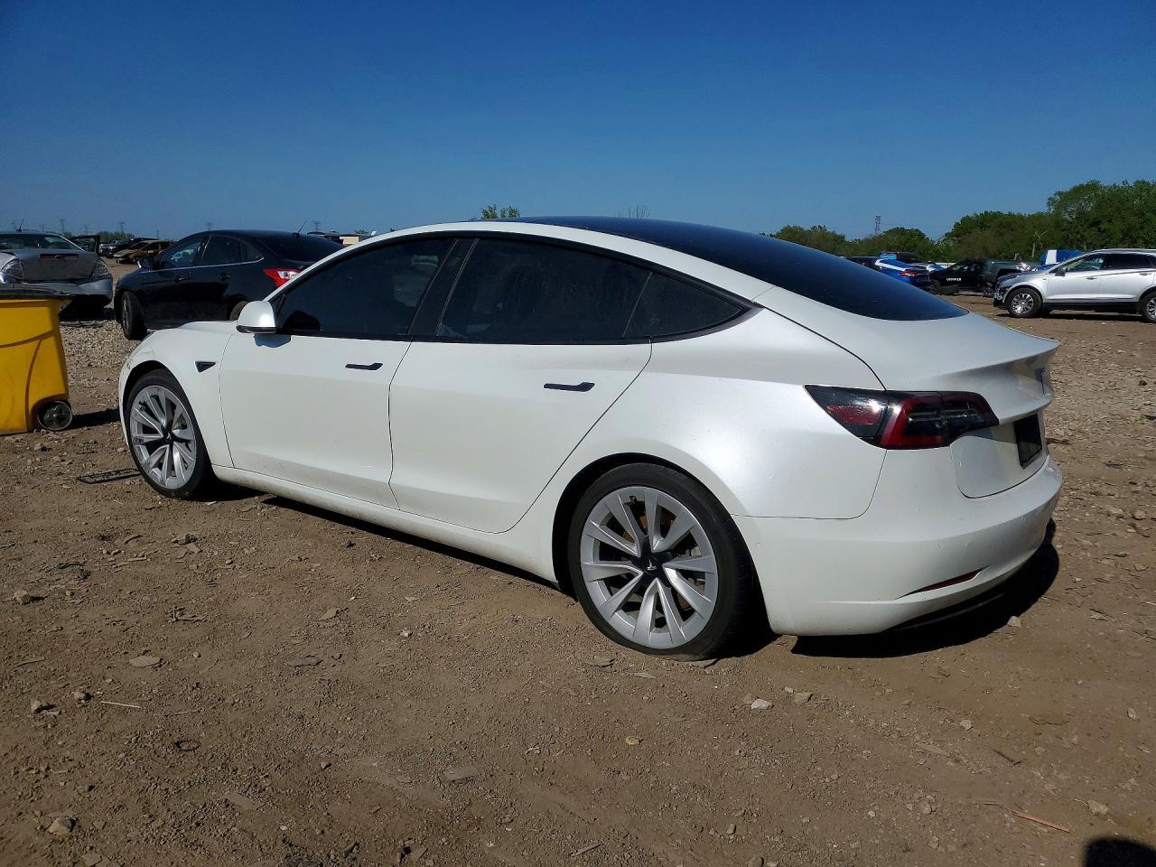 2021 Tesla Model 3 - Фото 2