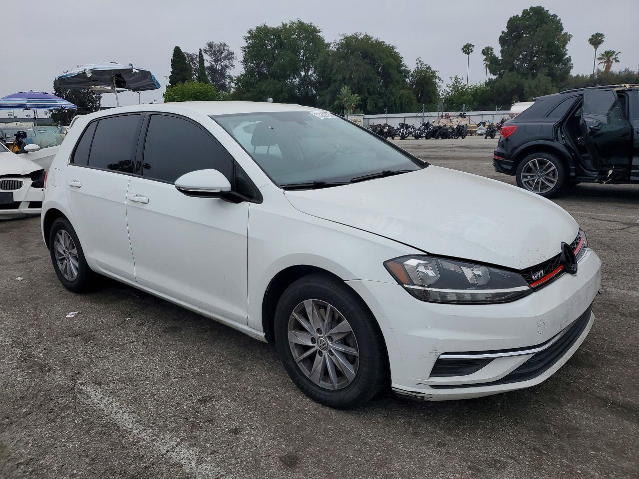 2019 Volkswagen Golf S - Image 4