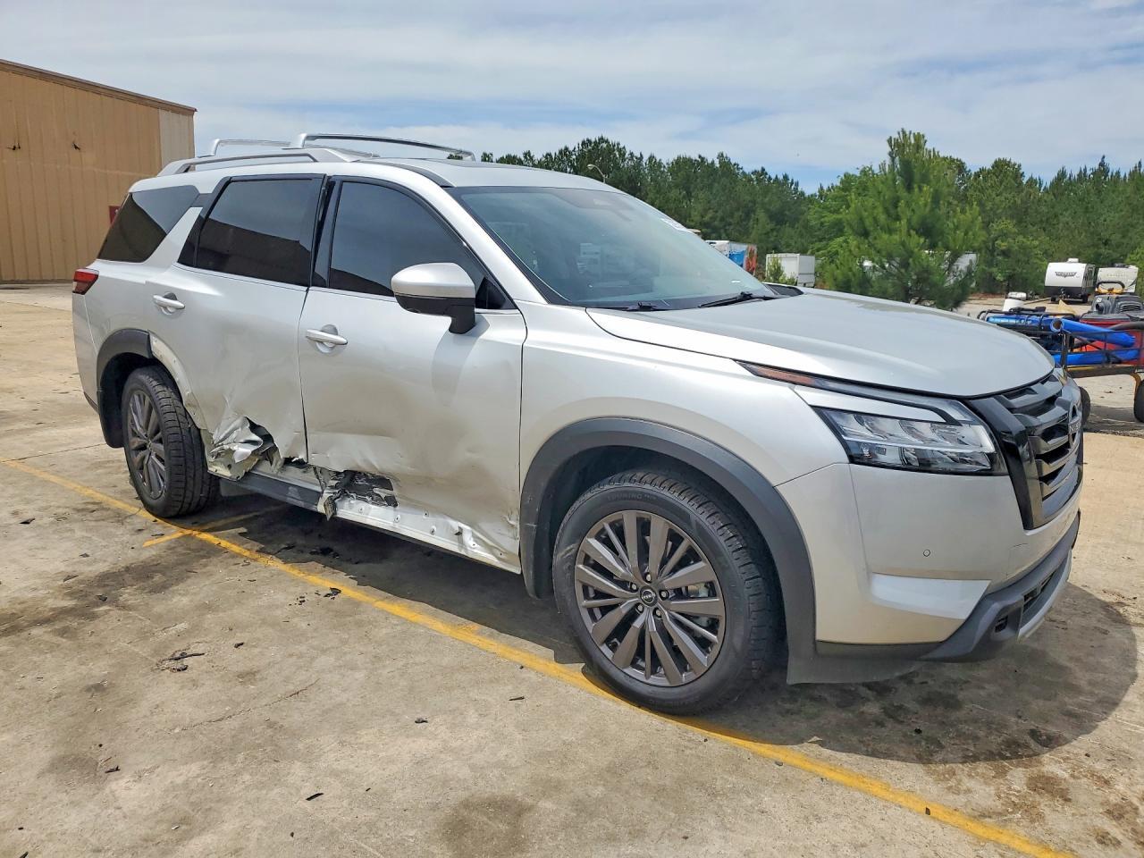 2024 Nissan Pathfinder Sl - Image 4