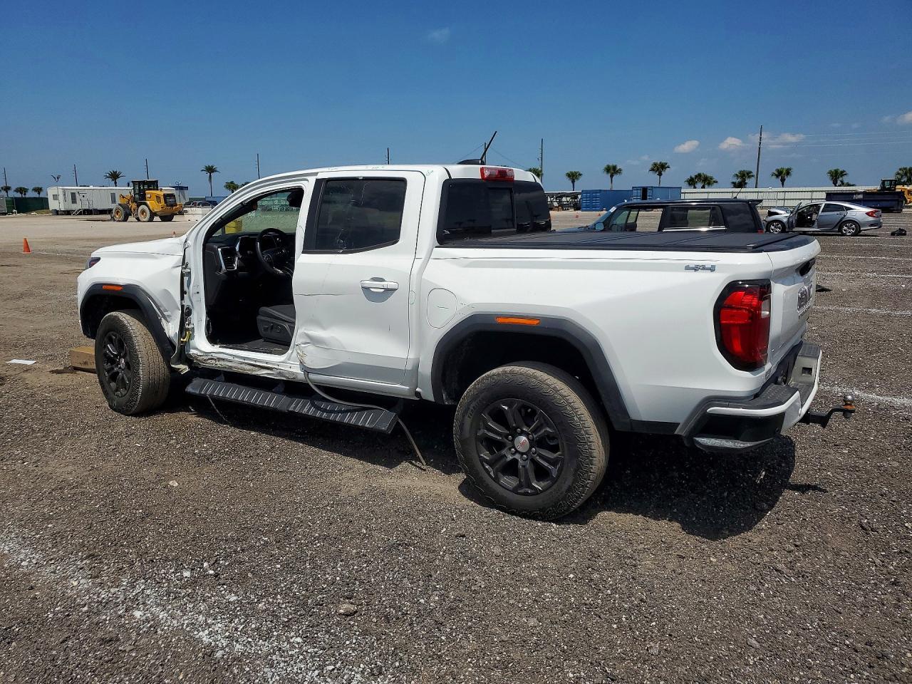 2023 GMC Canyon Elevation - Image 2