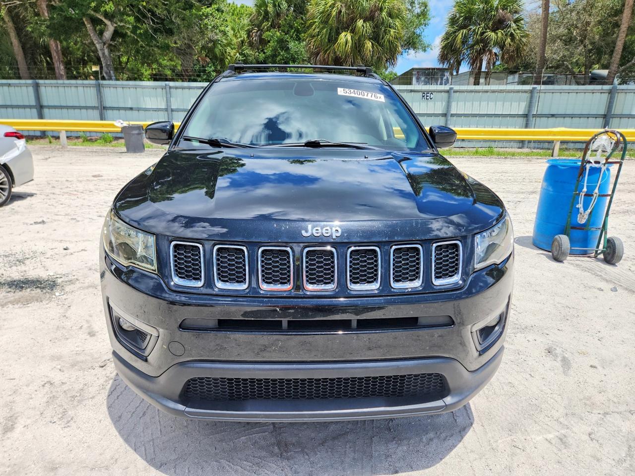 2017 Jeep Compass Latitude - Image 5