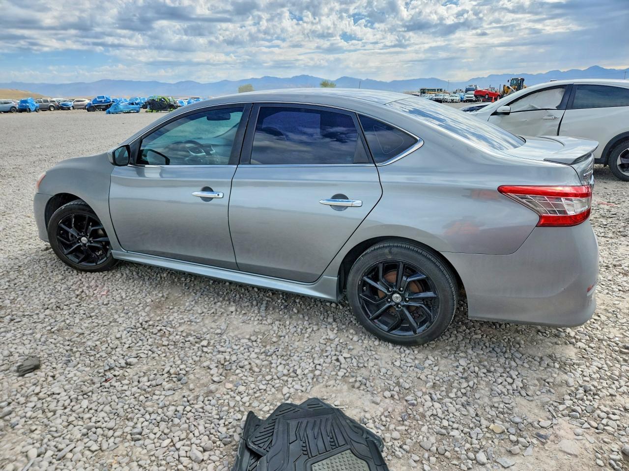 2013 Nissan Sentra S - Фото 2
