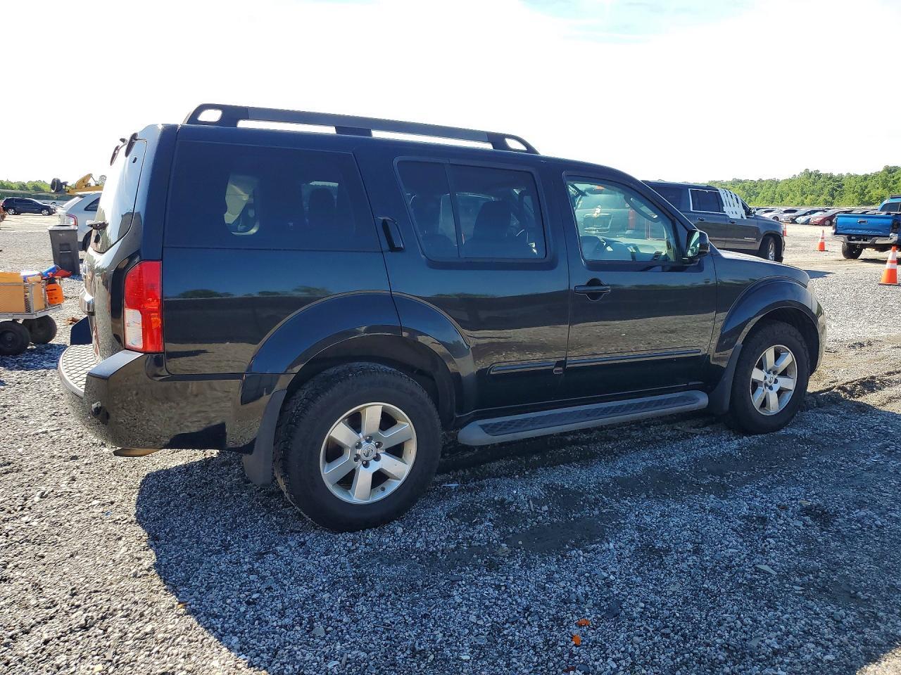2012 Nissan Pathfinder S - Image 3