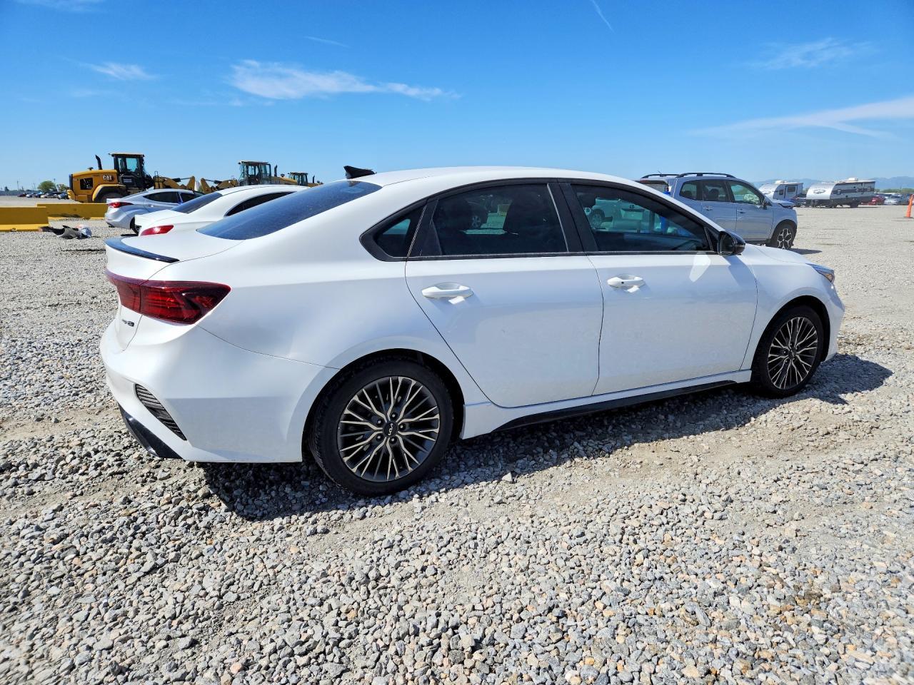 2023 Kia Forte Gt Line - Image 3