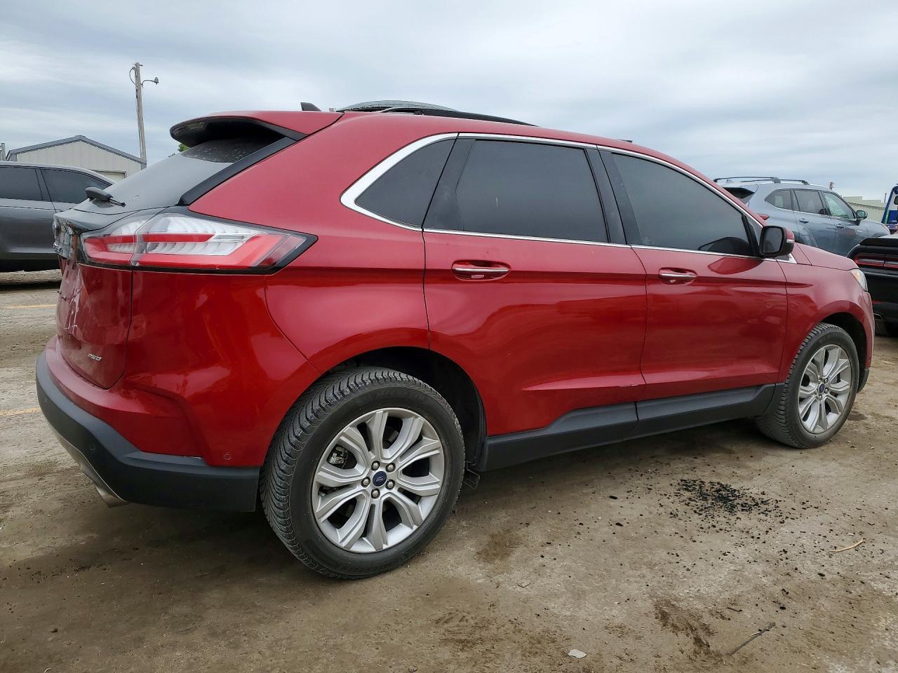 2021 Ford Edge Titanium - Фото 3