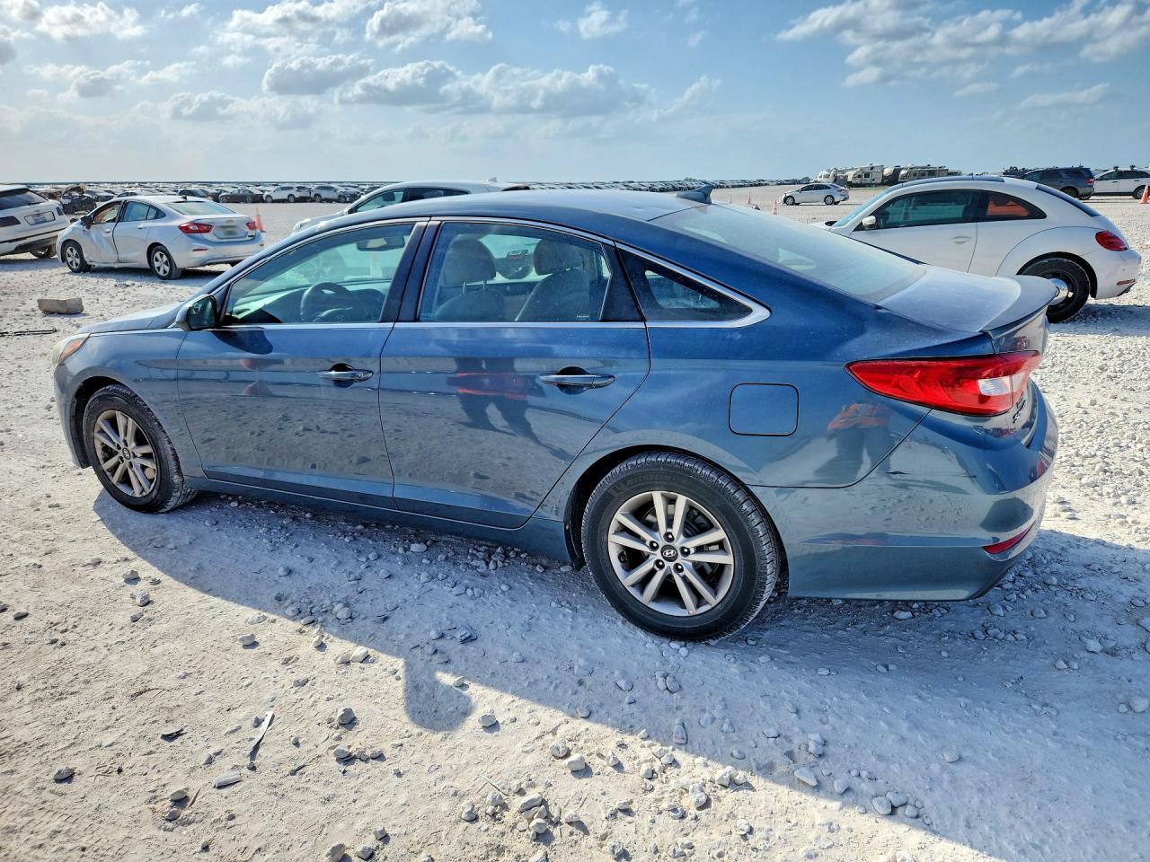 2017 Hyundai Sonata Se - Фото 2