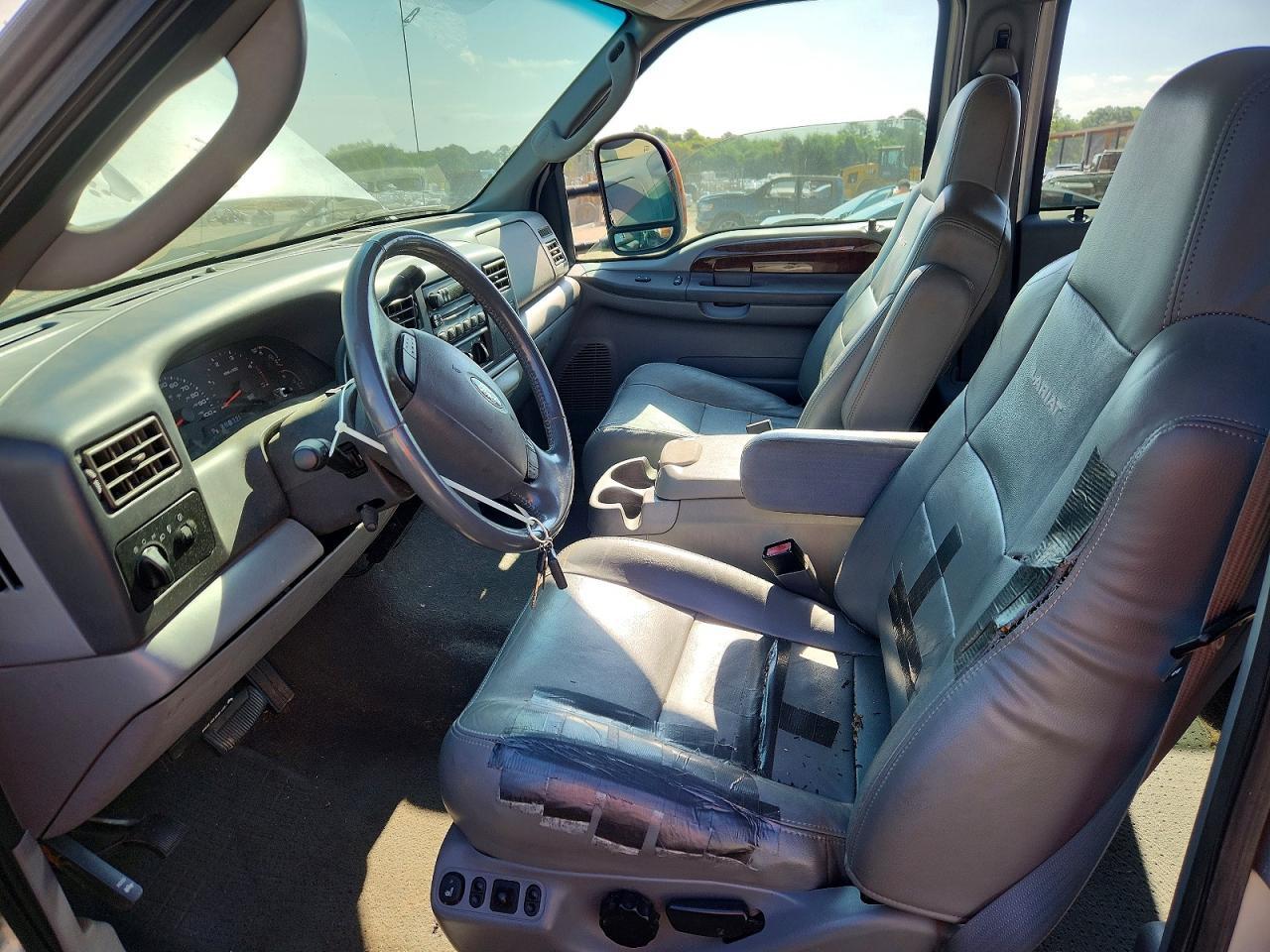 2004 Ford F250 Super Duty - Image 7