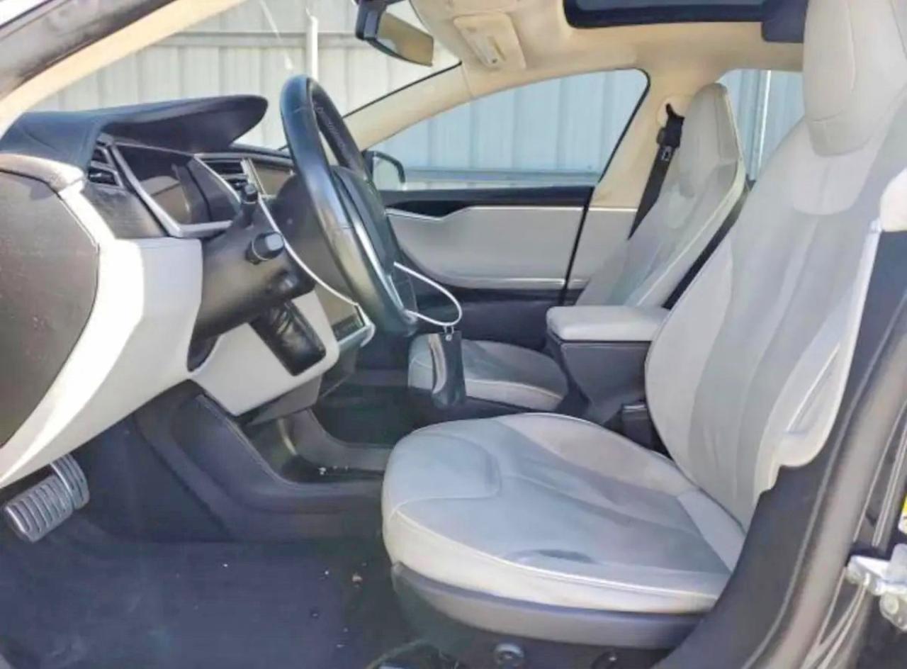 2013 Tesla Model S - Image 5