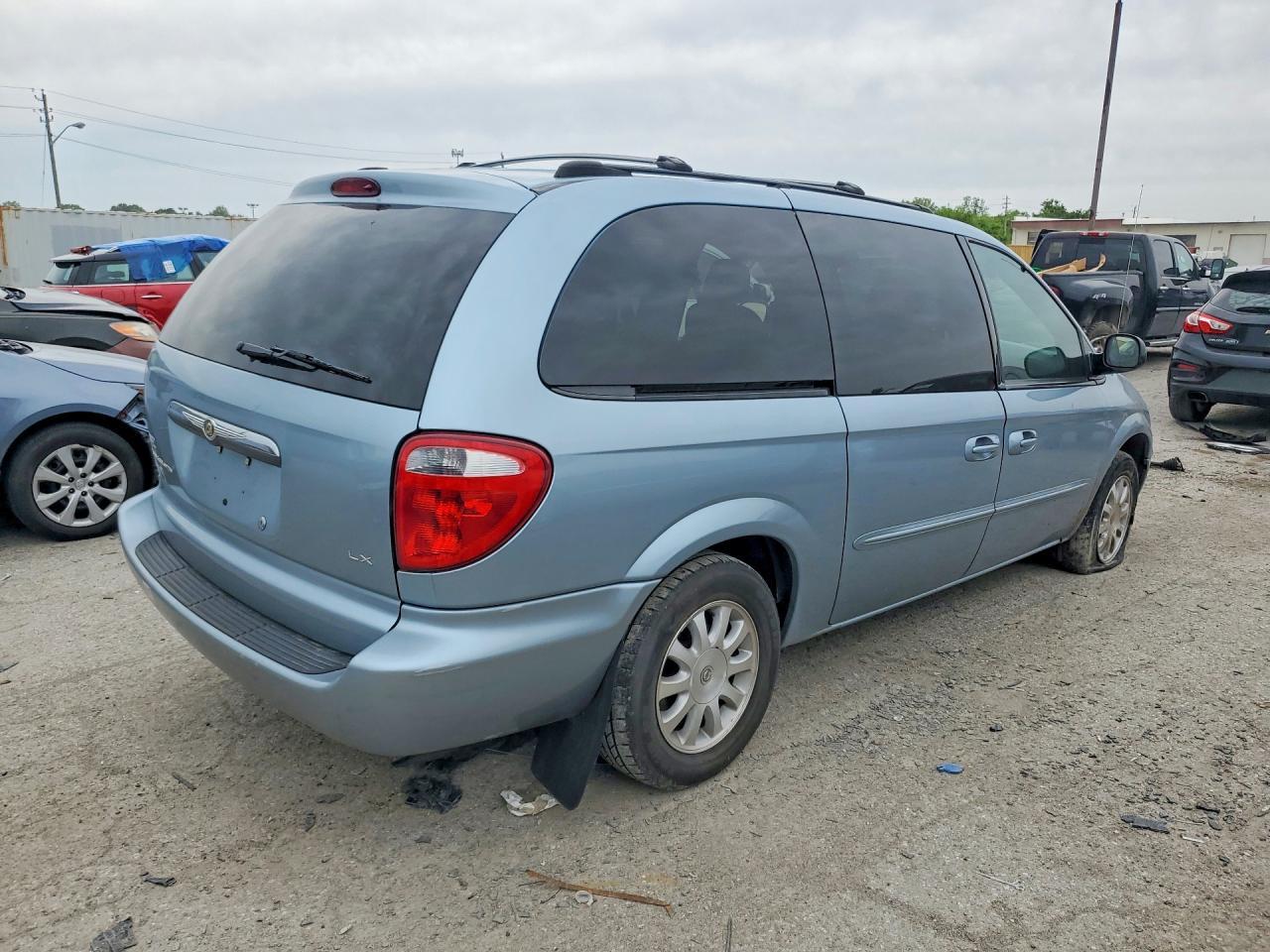 2003 Chrysler Town & Country Lx - Фото 3