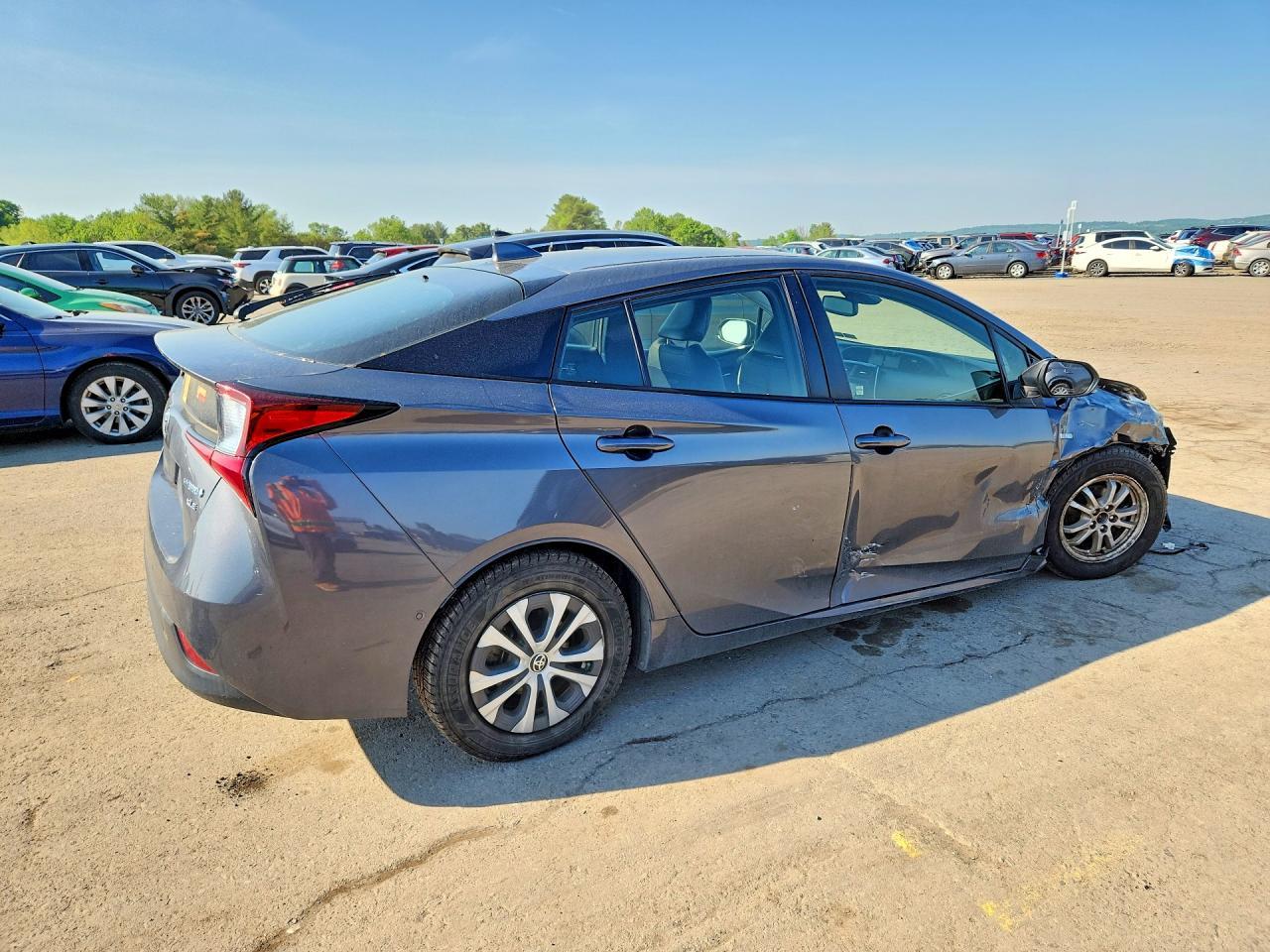 2022 Toyota Prius Xle Awd-E - Image 3