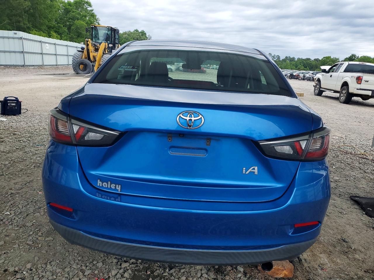2018 Toyota Yaris Ia Base - Фото 6