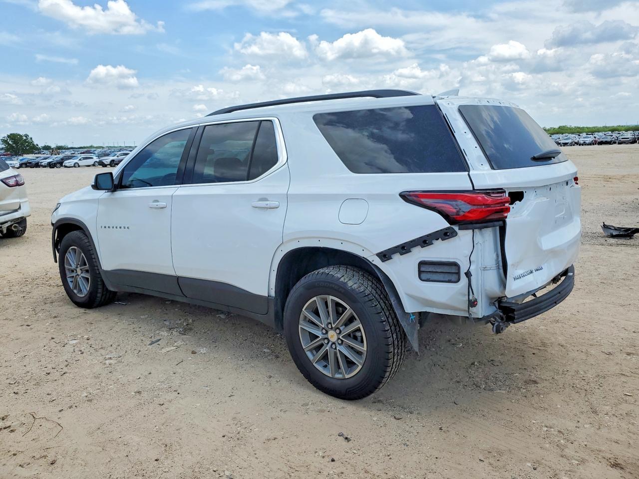 2022 Chevrolet Traverse Lt - Фото 2