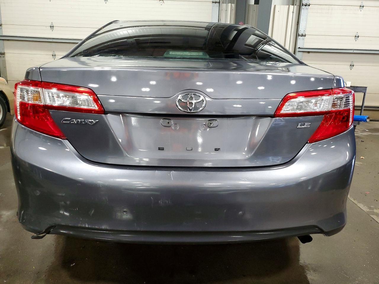 2012 Toyota Camry Le - Фото 6