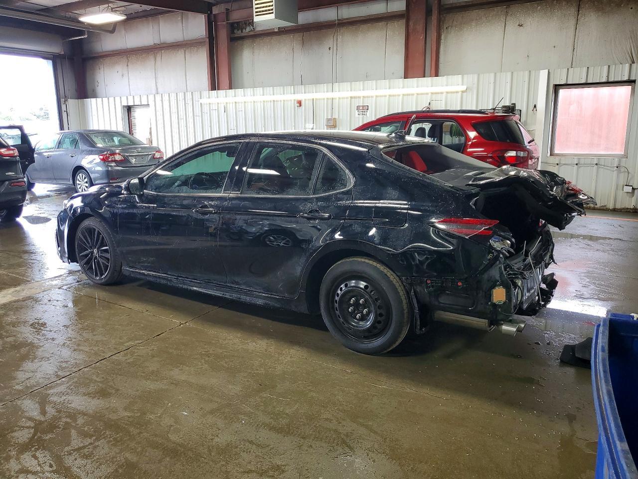 2022 Toyota Camry Xse - Фото 2