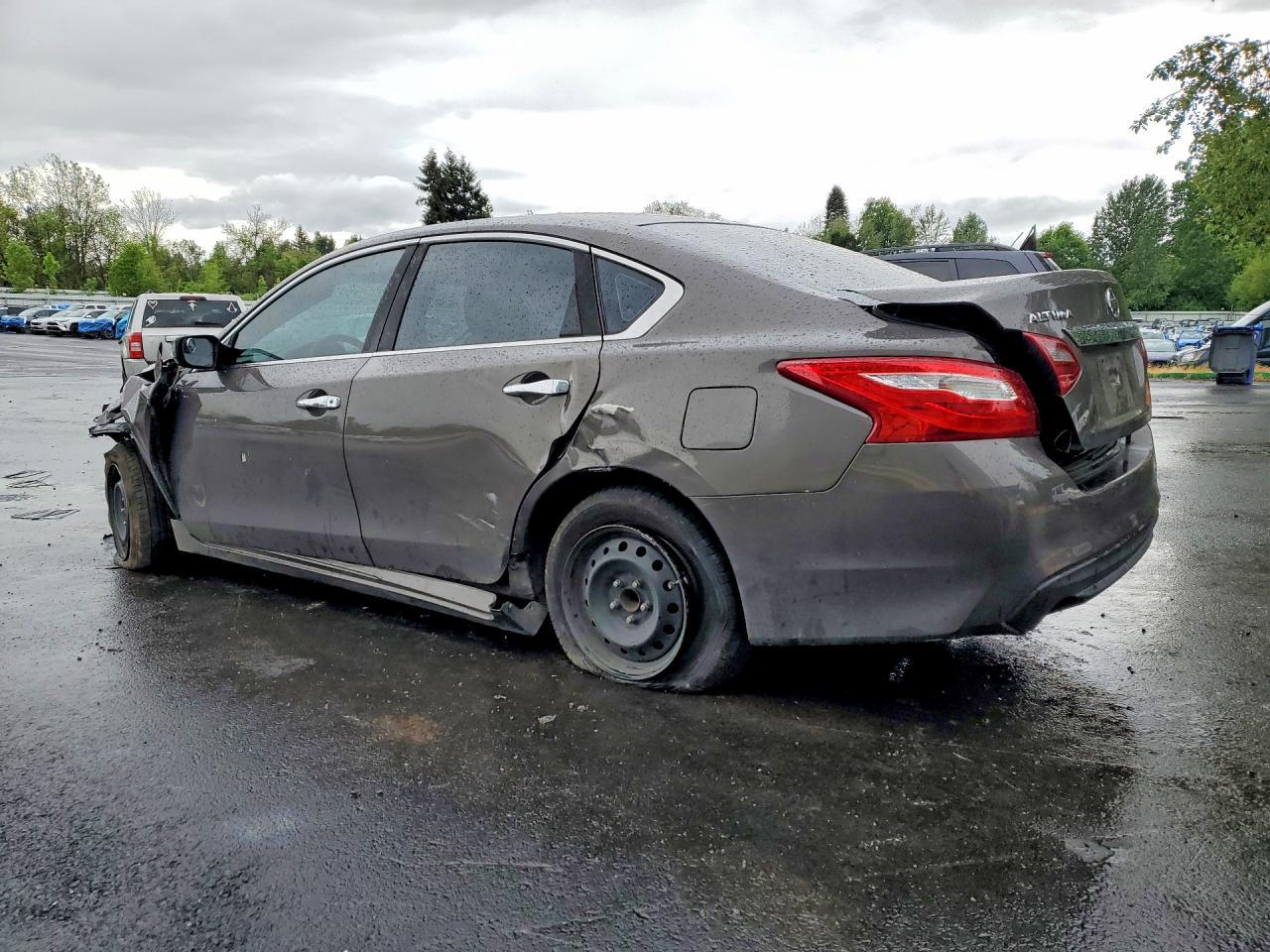 2016 Nissan Altima 2.5 S - Фото 2