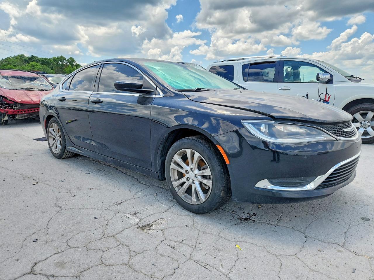 2015 Chrysler 200 Limited - Фото 4