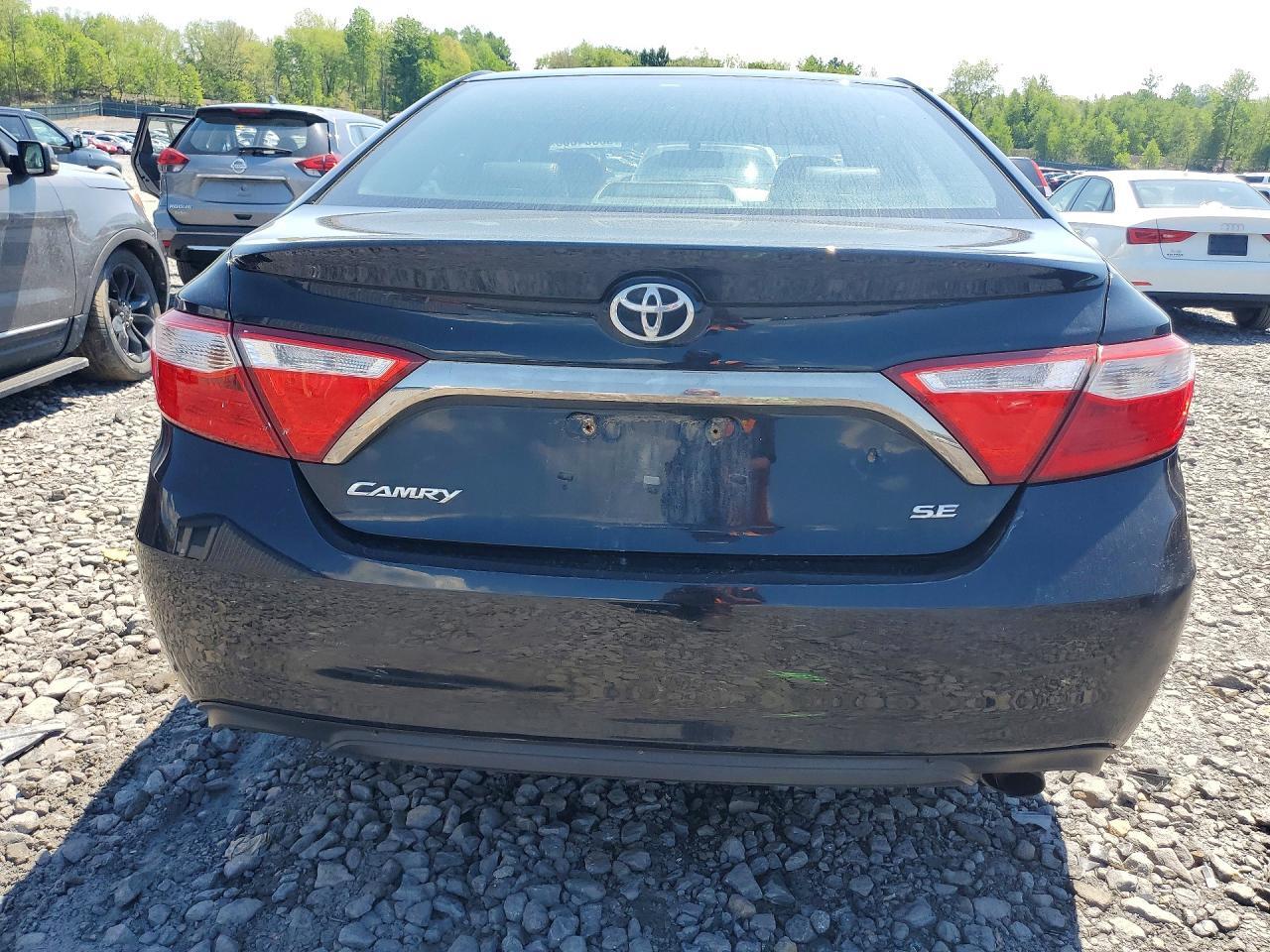 2017 Toyota Camry Se - Фото 6
