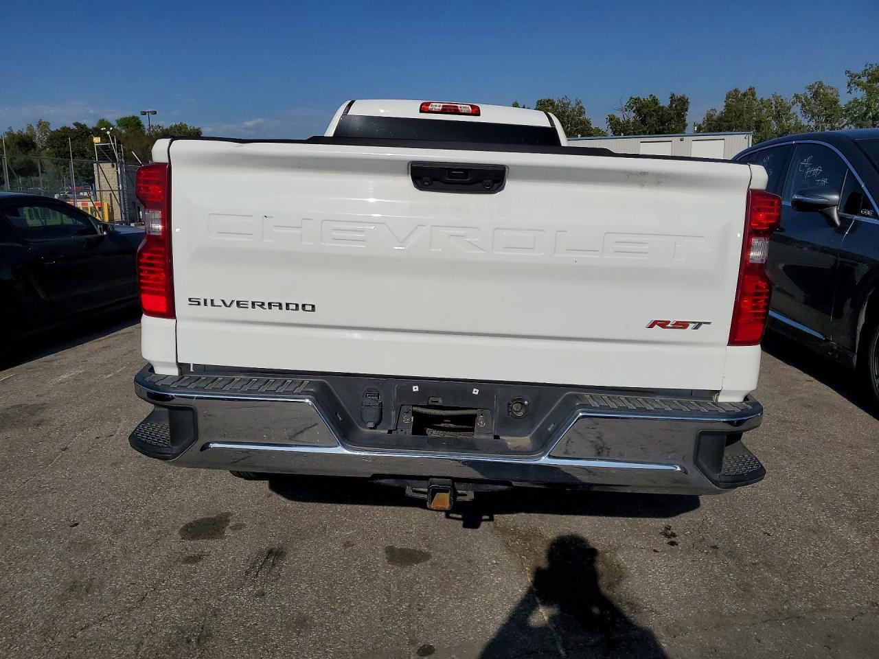 2022 Chevrolet Silverado C1500 - Фото 6