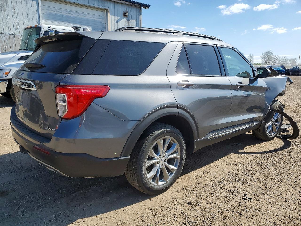 2023 Ford Explorer Xlt - Image 3