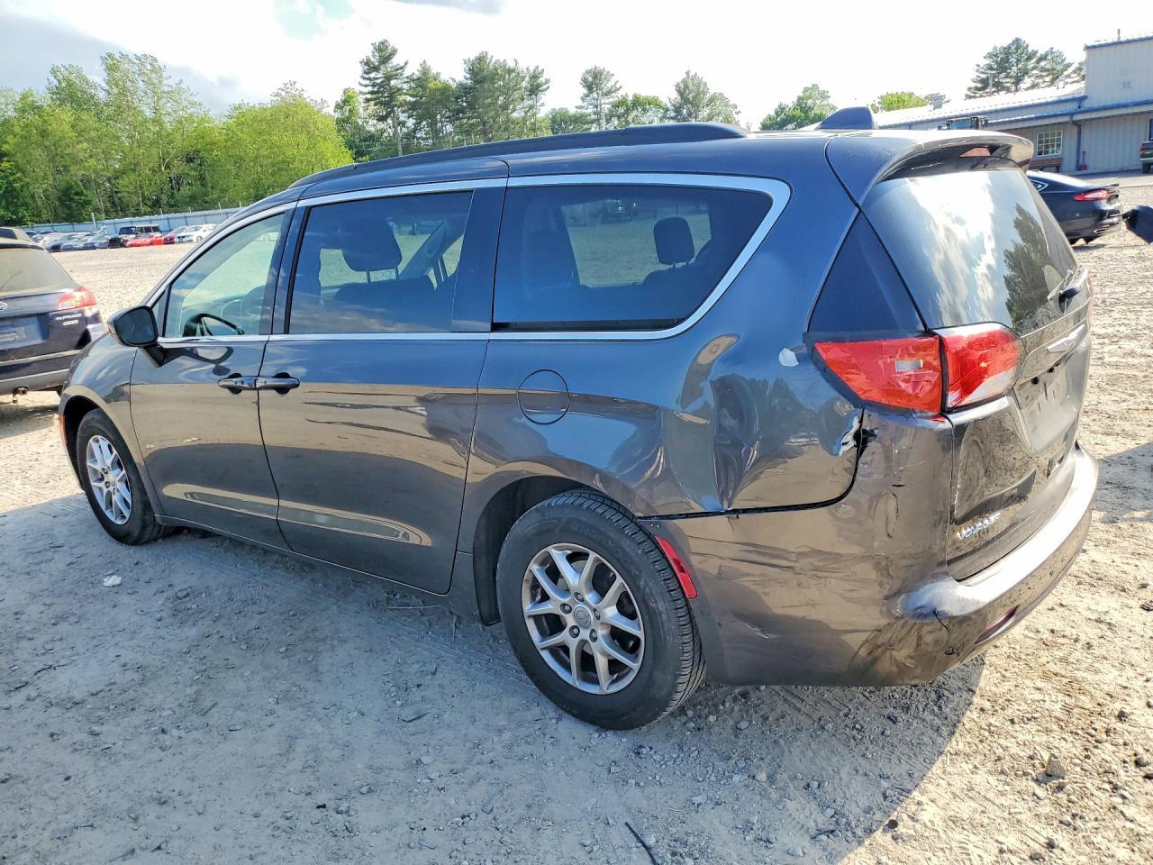 2020 Chrysler Voyager Lxi - Фото 2