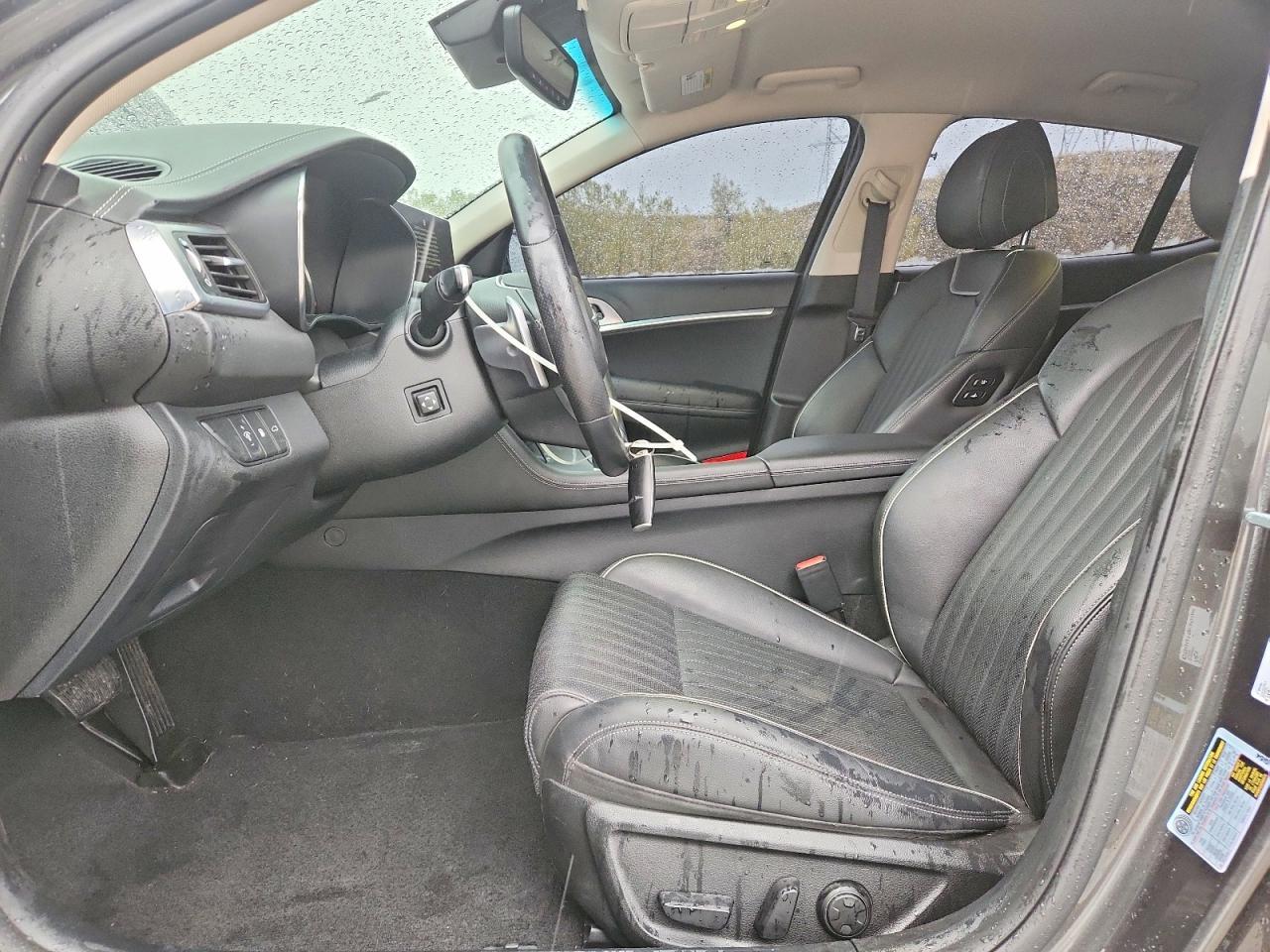 2023 Genesis G70 3.3T Standard - Image 7