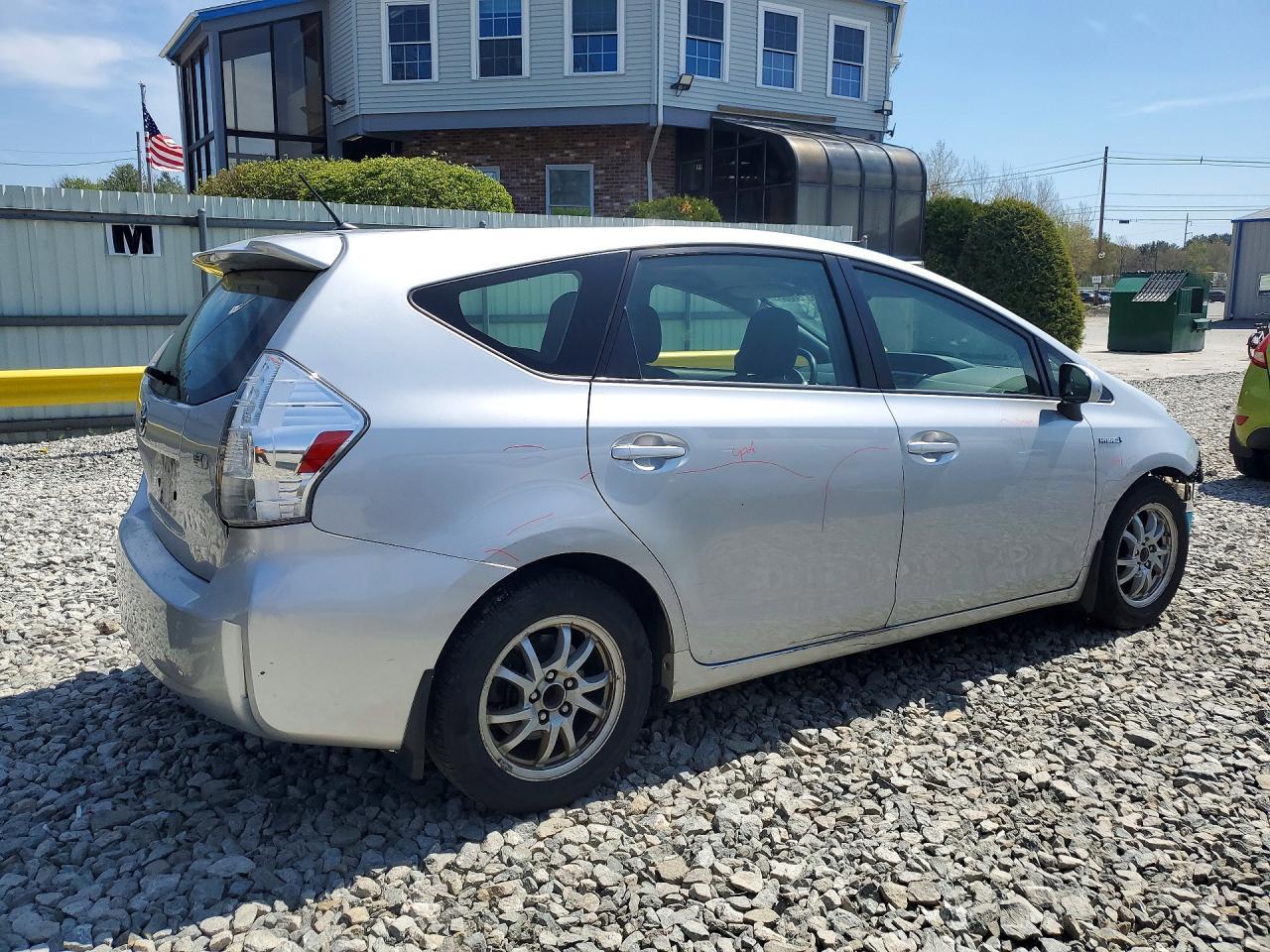 2012 Toyota Prius V Two - Фото 3