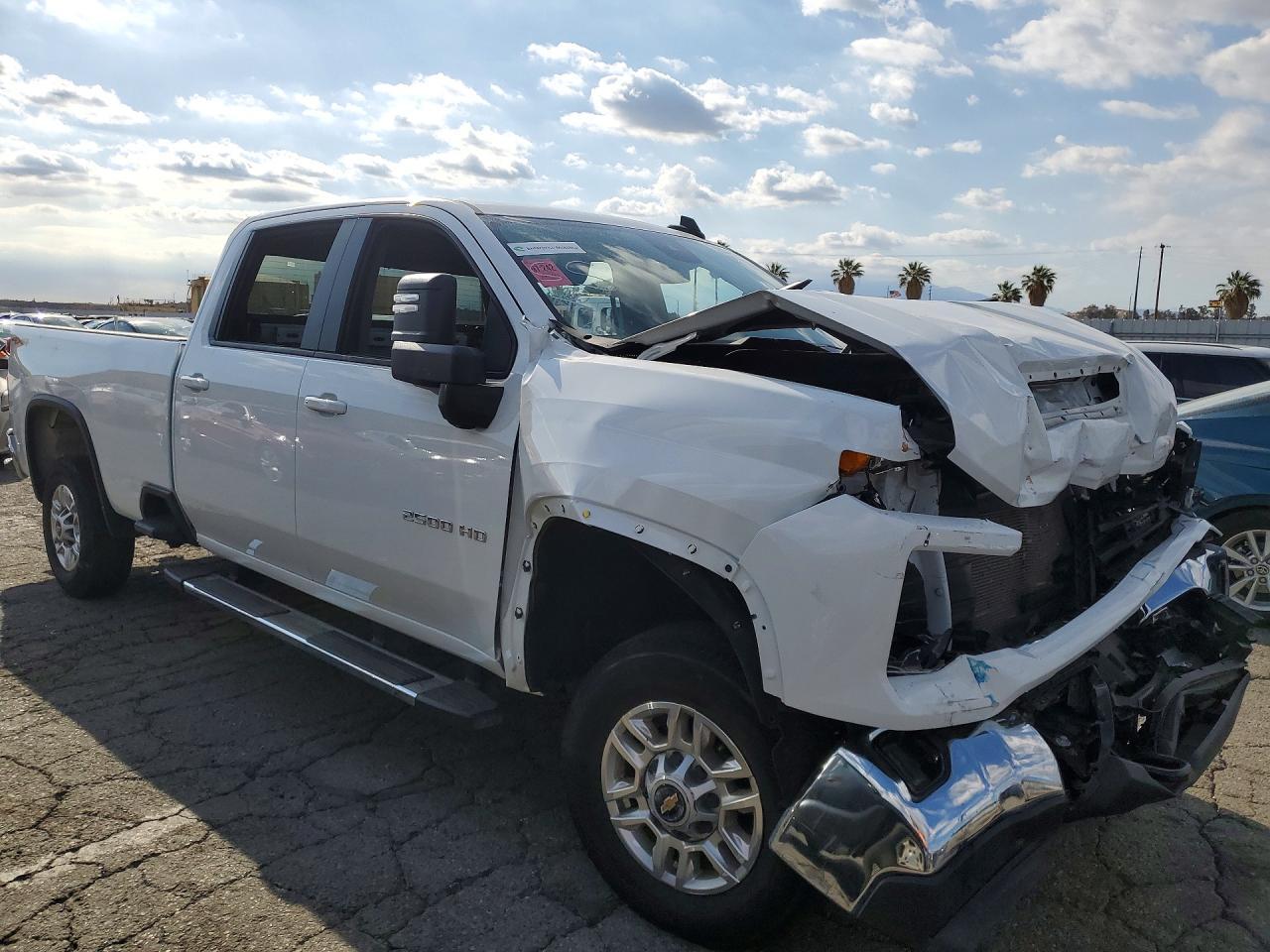 2025 Chevrolet Silverado K2500 Heavy Duty Lt - Image 4