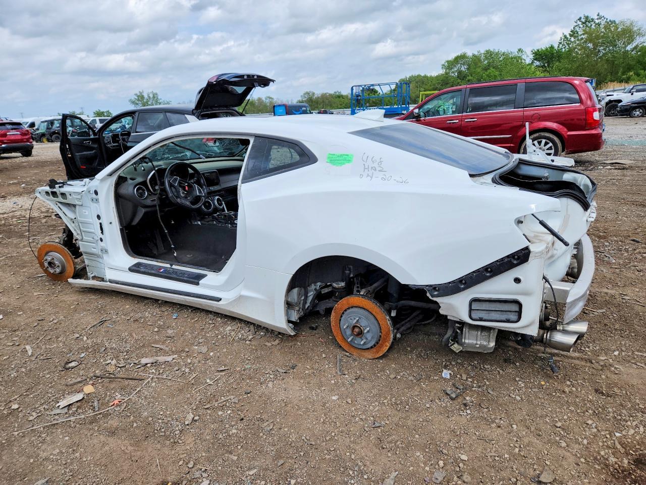 2018 Chevrolet Camaro Ss - Image 2