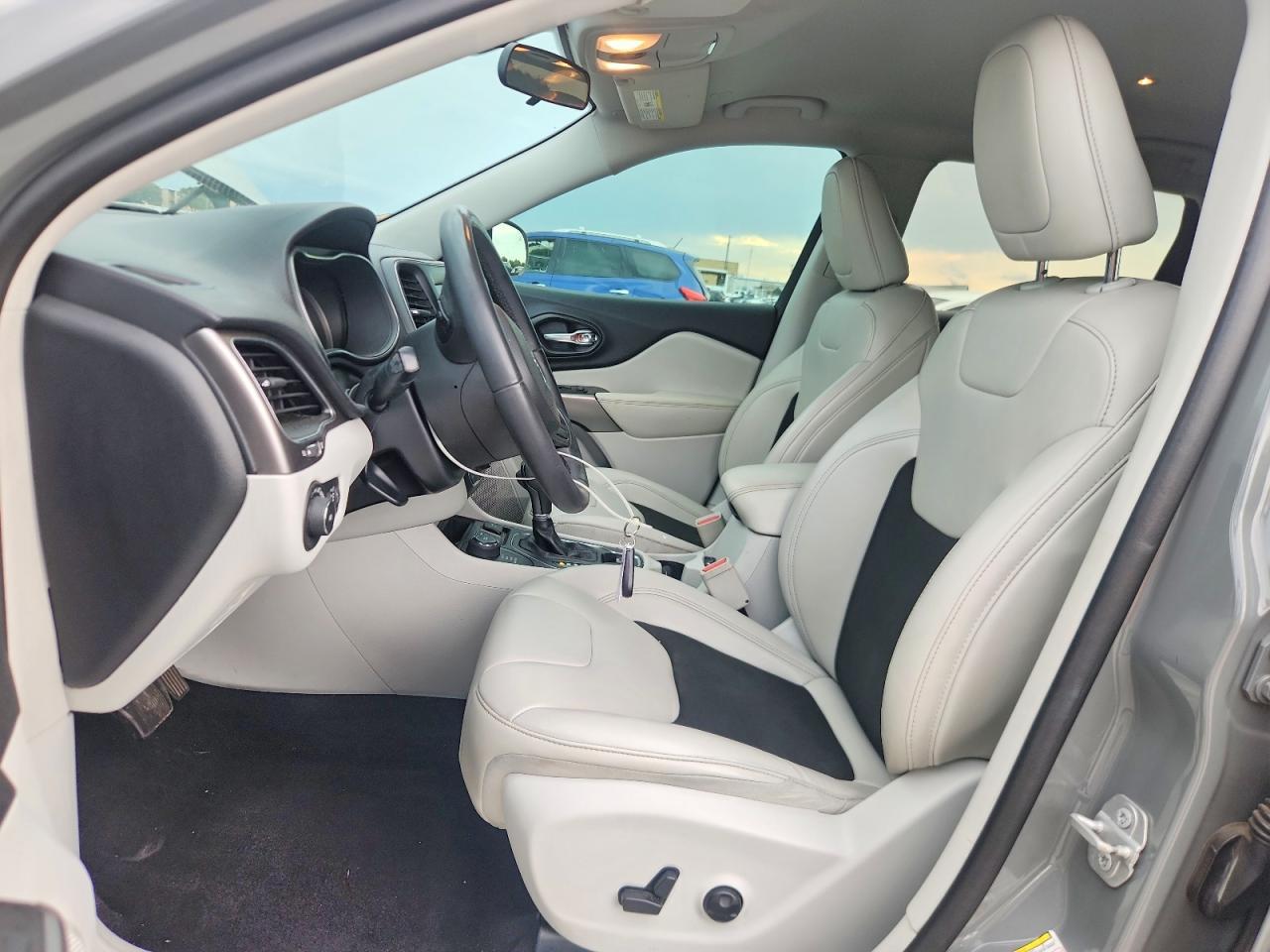 2020 Jeep Cherokee Latitude Plus - Фото 7
