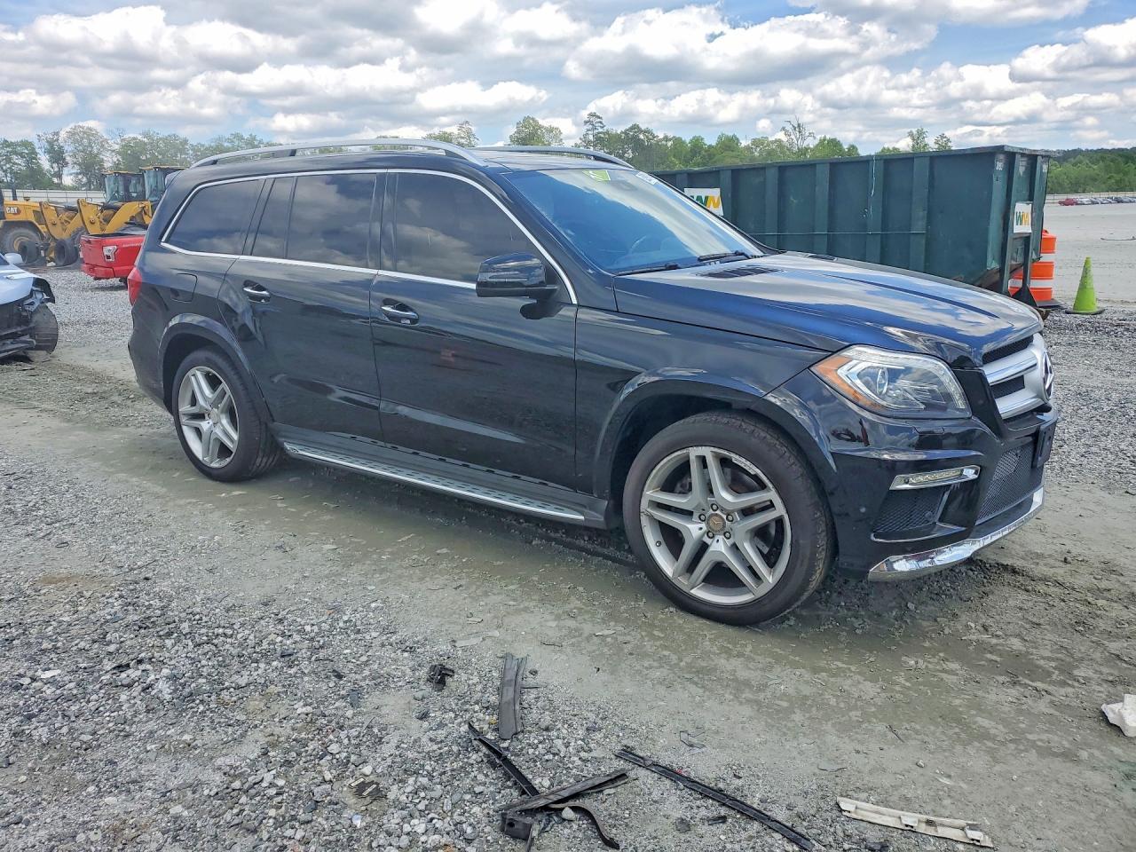 2016 Mercedes-Benz Gl 550 4Matic - Image 4