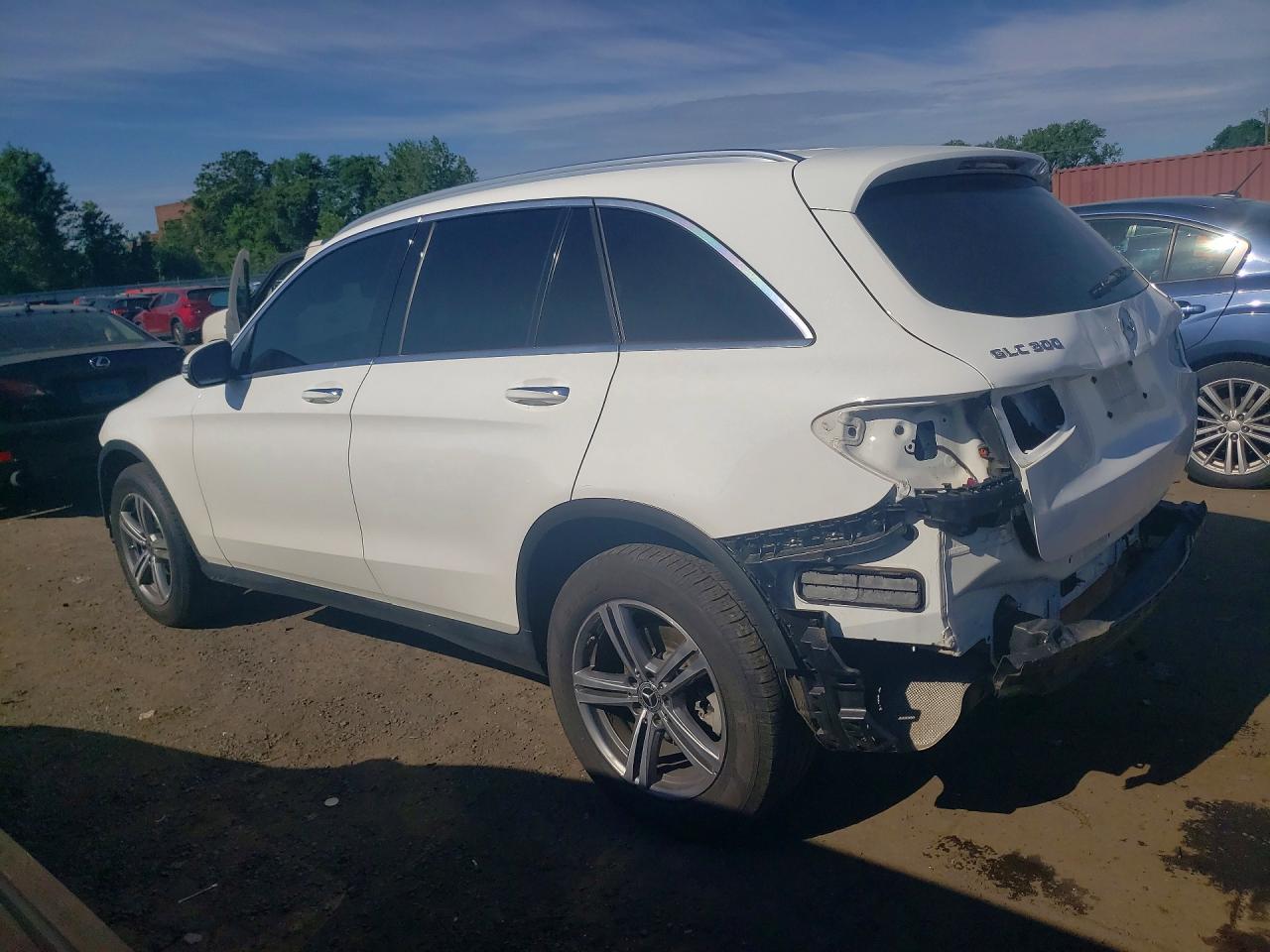 2021 Mercedes-Benz Glc 300 4Matic - Фото 2
