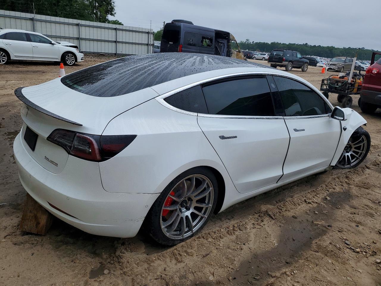 2020 Tesla Model 3 - Image 3
