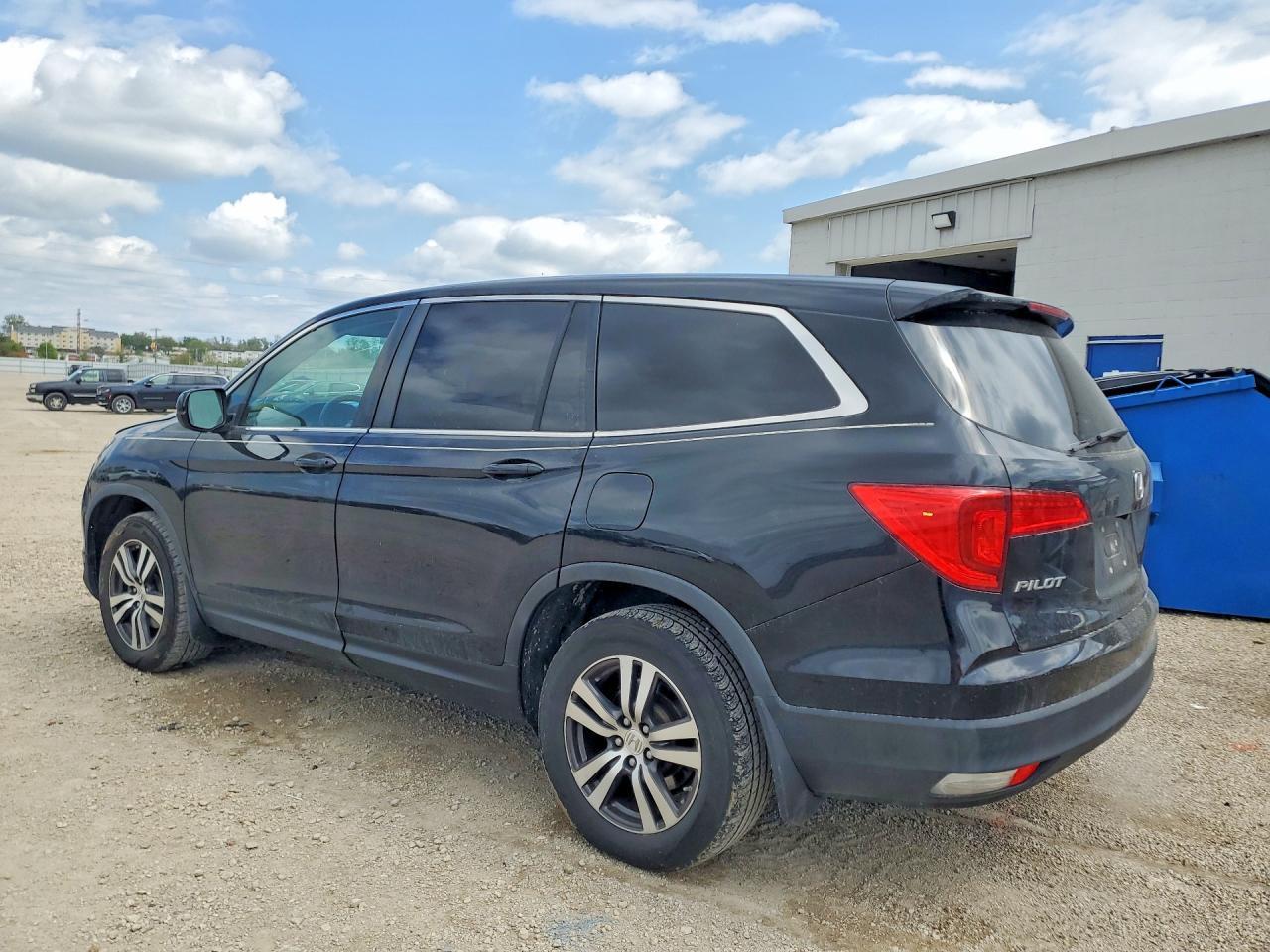 2016 Honda Pilot Exln - Image 2