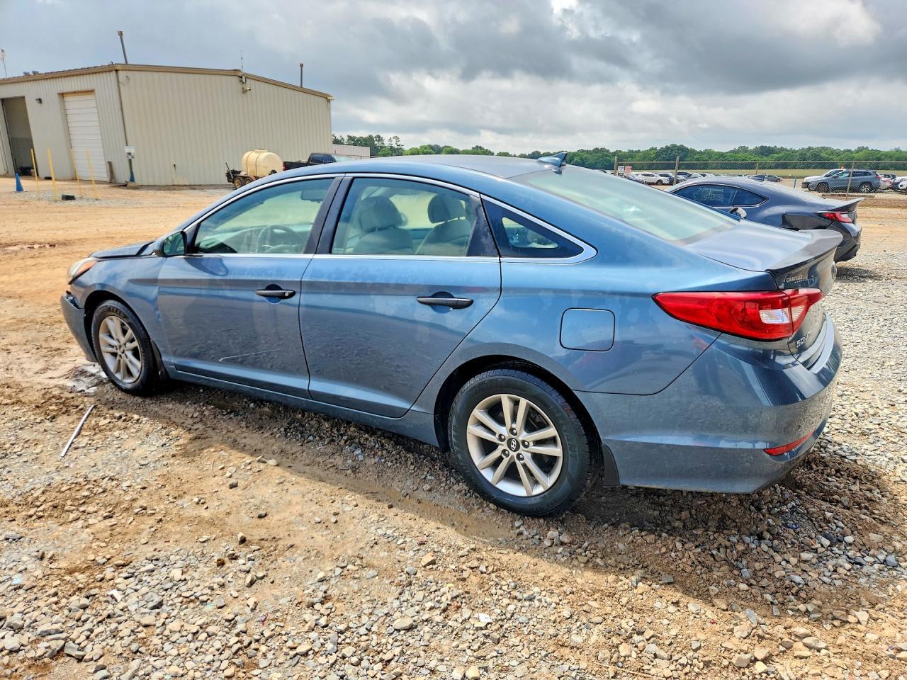 2016 Hyundai Sonata Se - Image 2