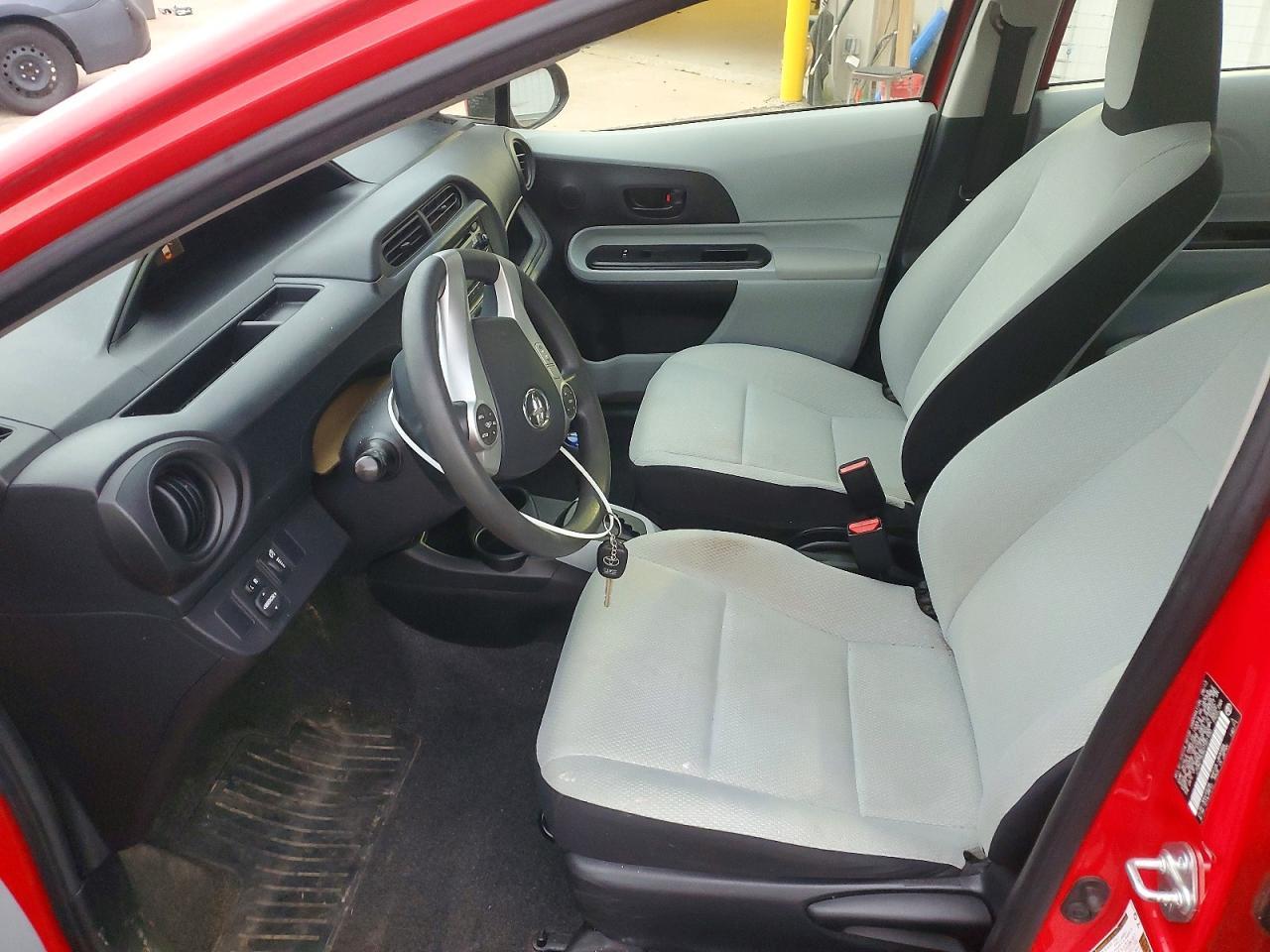2013 Toyota Prius C One - Image 7