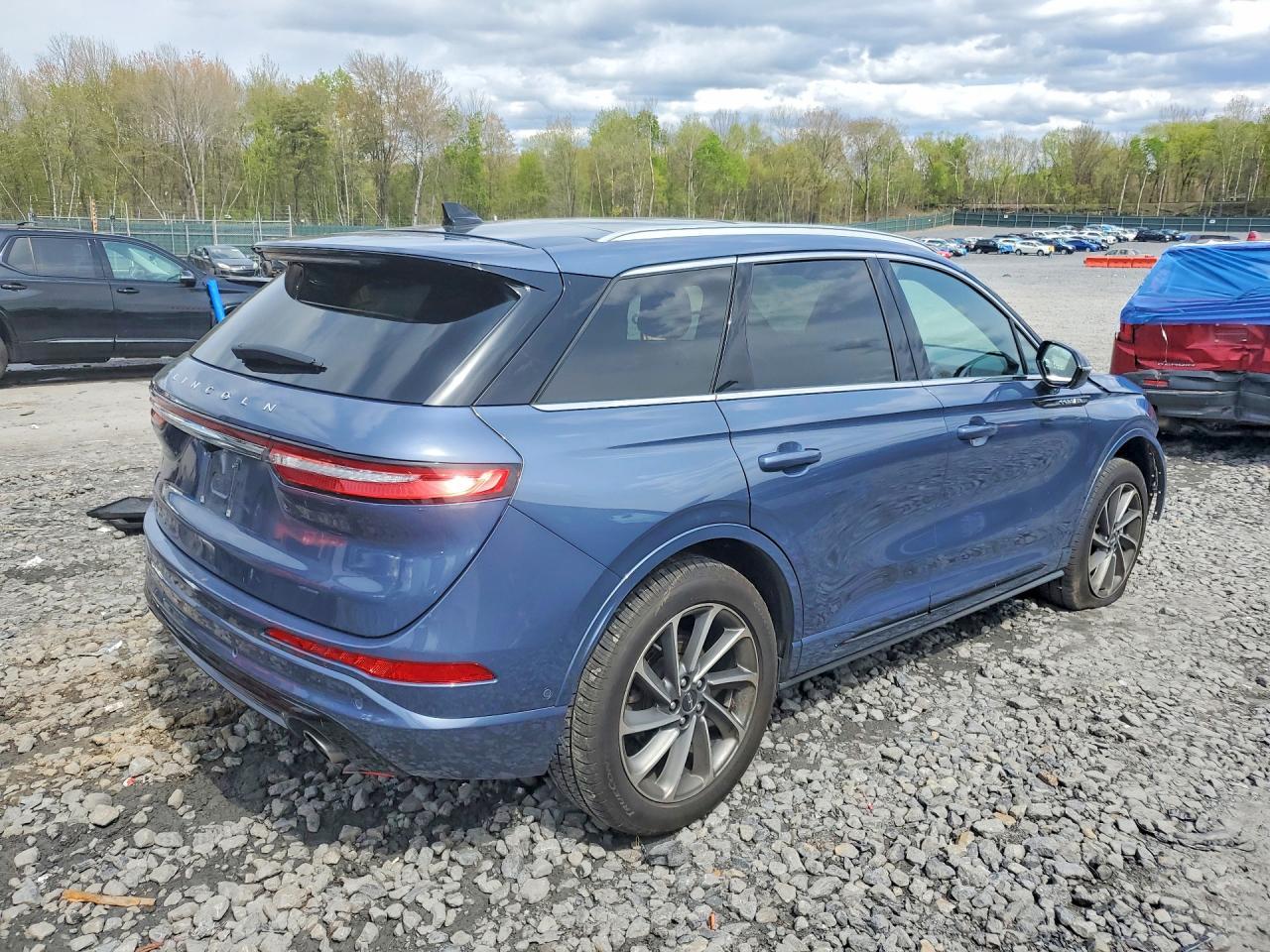 2022 Lincoln Corsair Grand Touring - Image 3