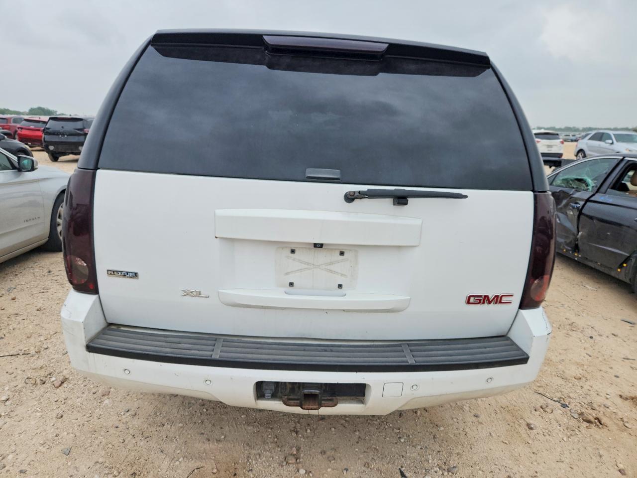 2008 GMC Yukon Denali - Image 6