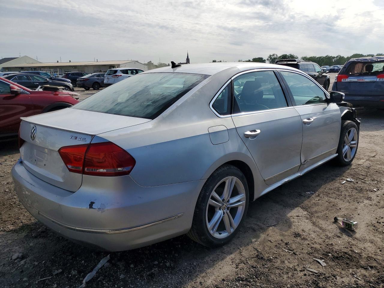 2014 Volkswagen Passat Sel - Фото 3