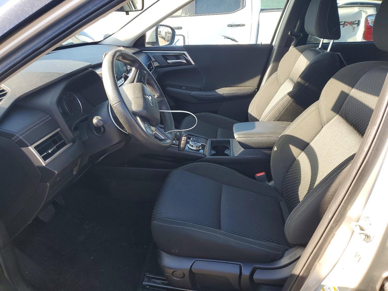2022 Mitsubishi Outlander Es - Image 7
