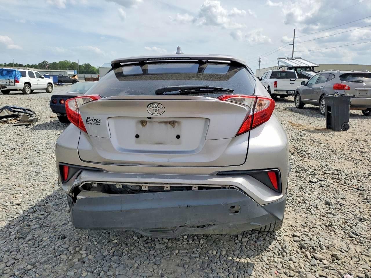 2019 Toyota C-Hr Xle - Image 6