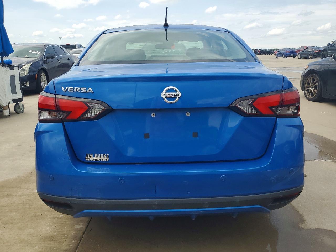 2020 Nissan Versa S - Image 6