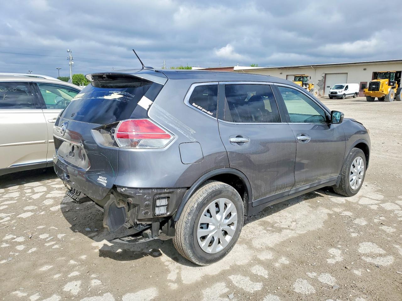 2015 Nissan Rogue S - Фото 3