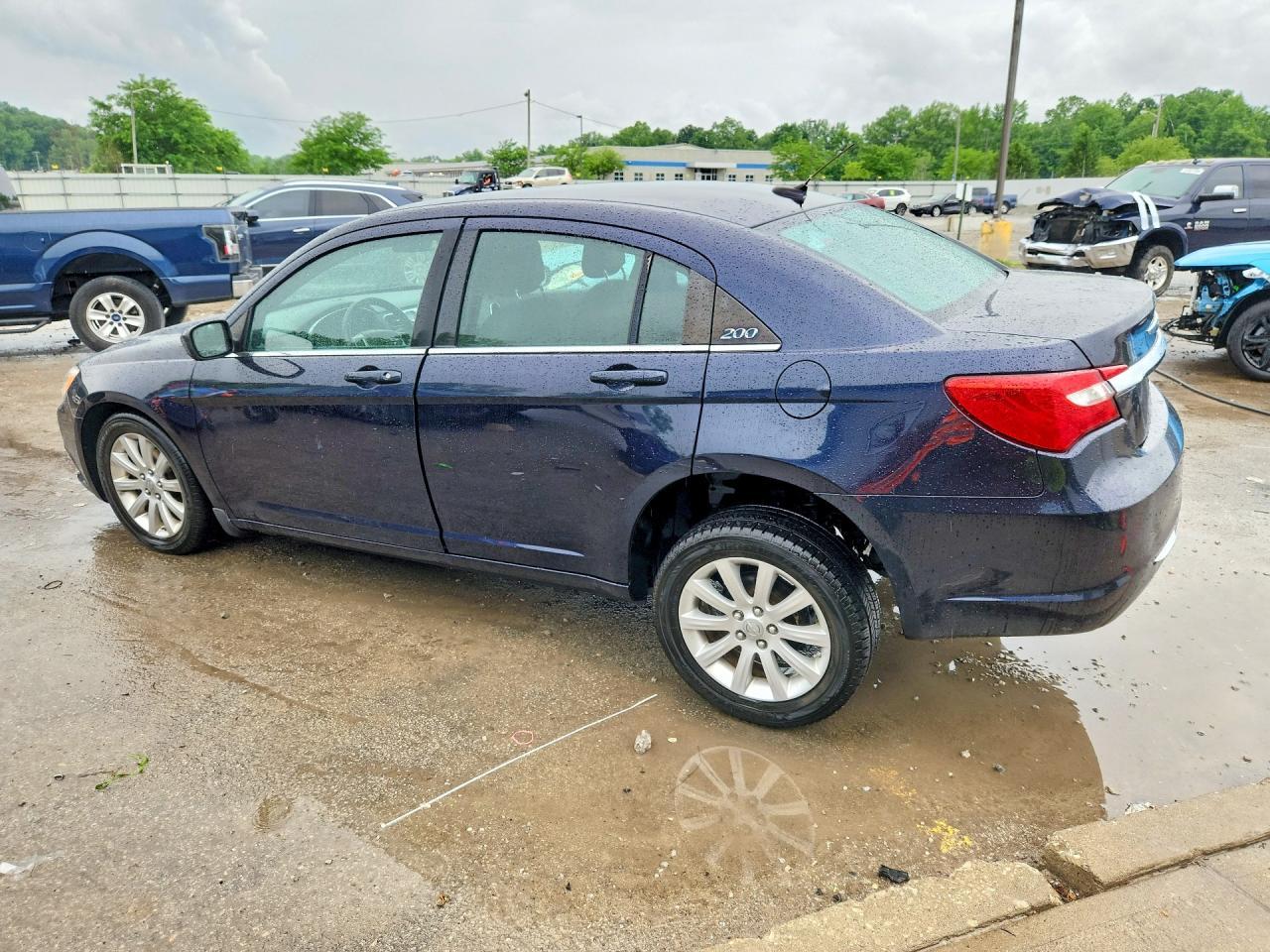 2012 Chrysler 200 Touring - Фото 2