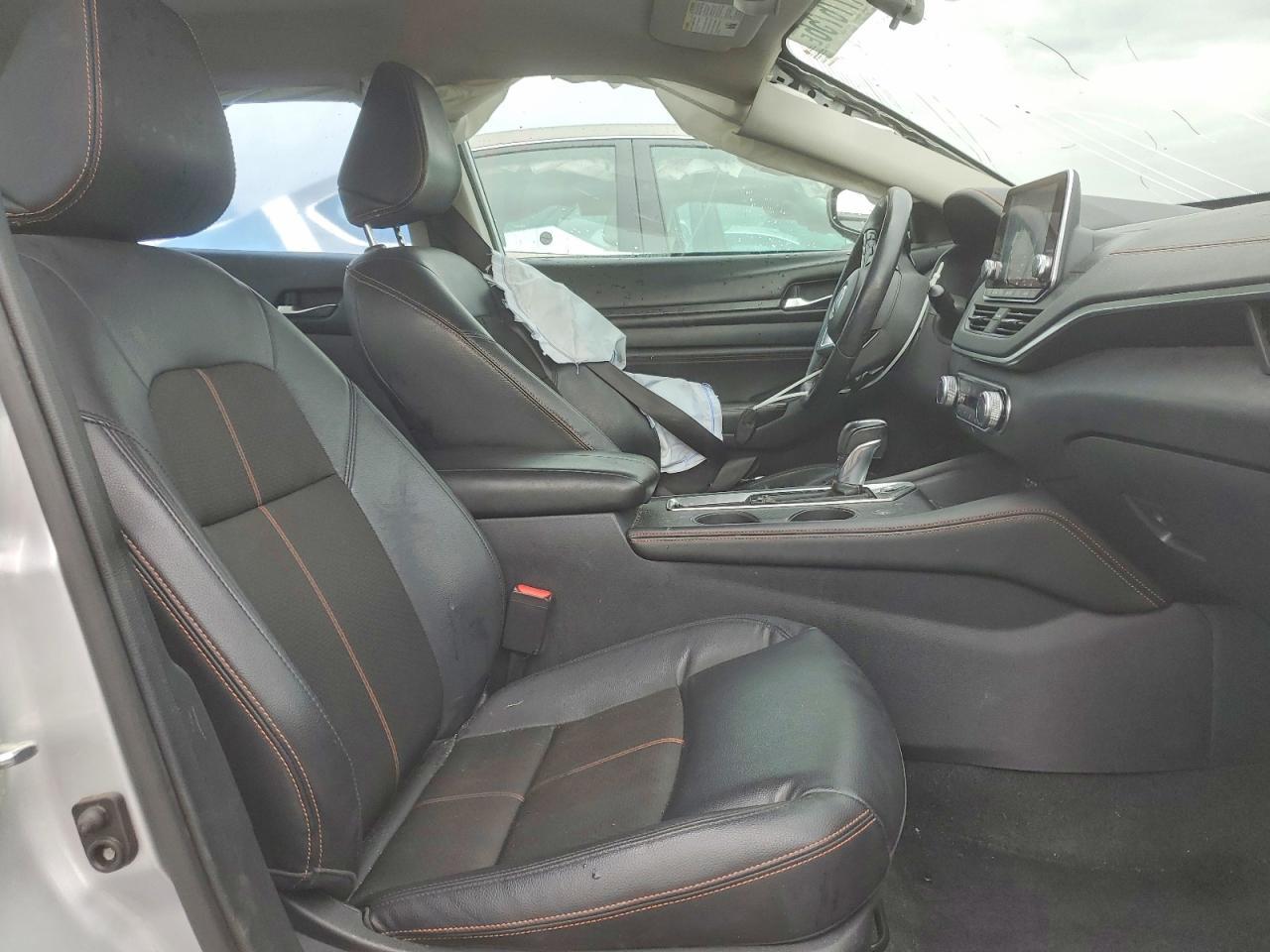 2019 Nissan Altima Sr - Image 7