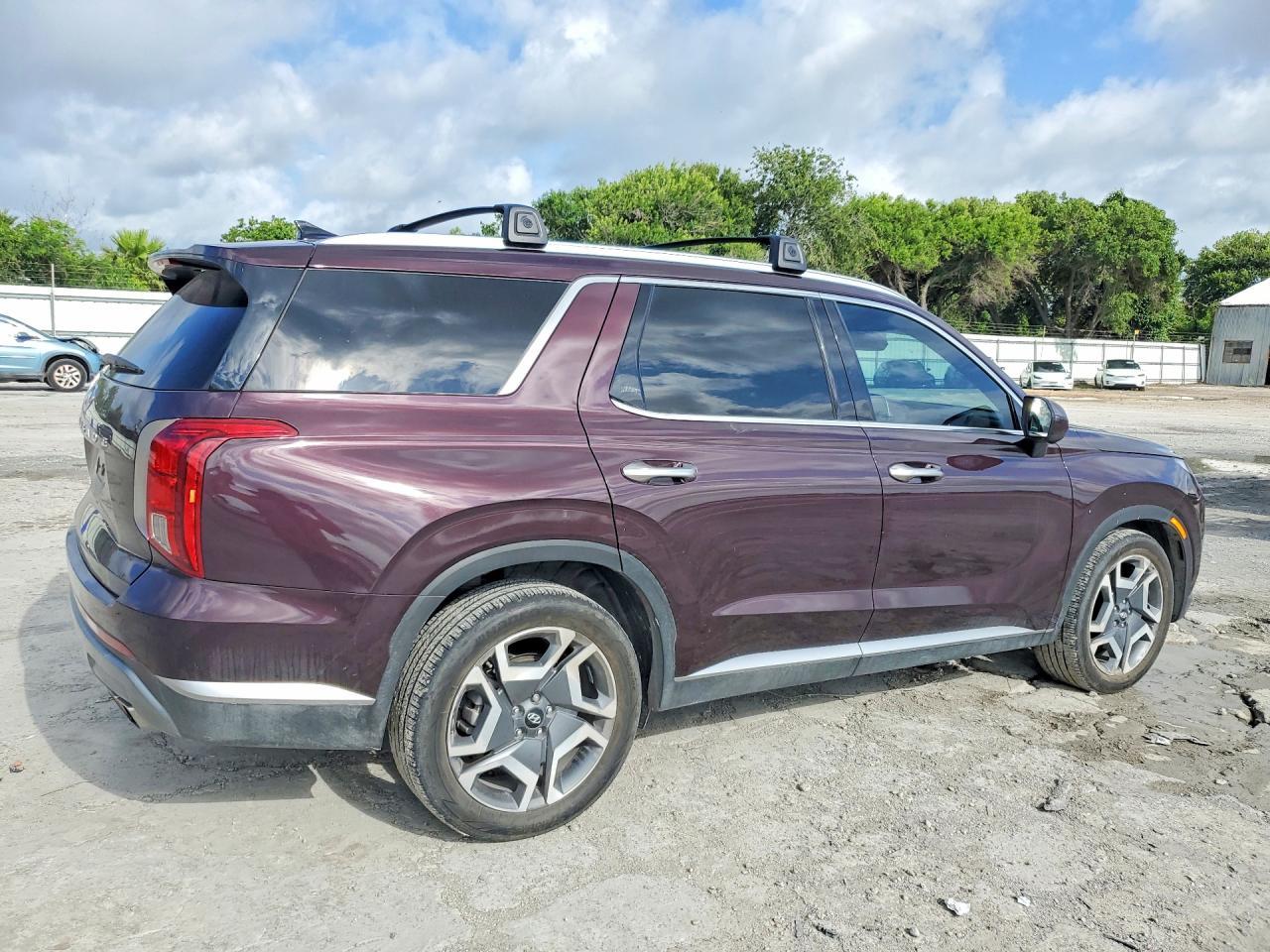 2025 Hyundai Palisade Sel Premium - Image 3